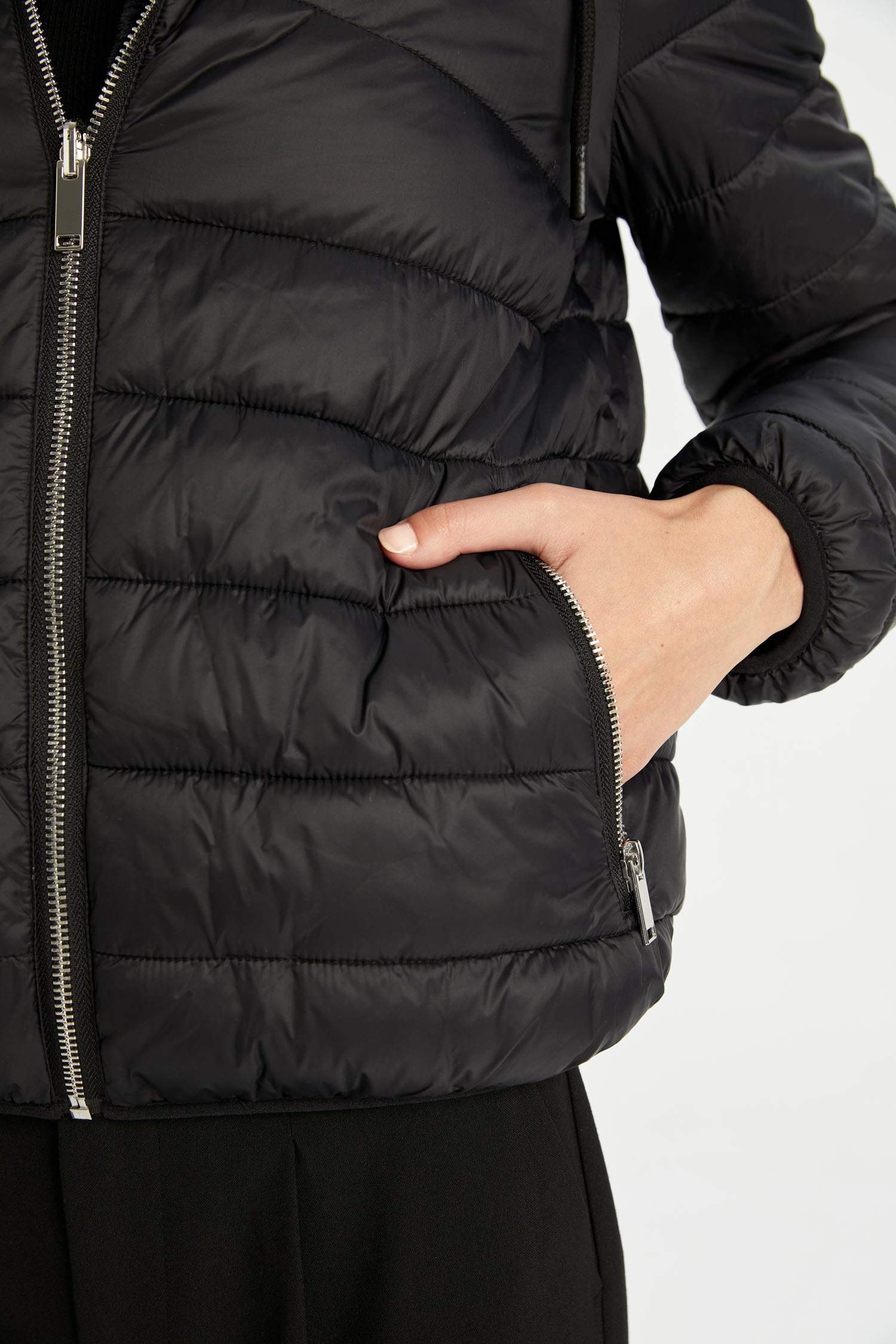 Su Geçirmez Şişme Mont Kapüşonlu Çift Taraflı Fermuarlı Cepli Pelüş