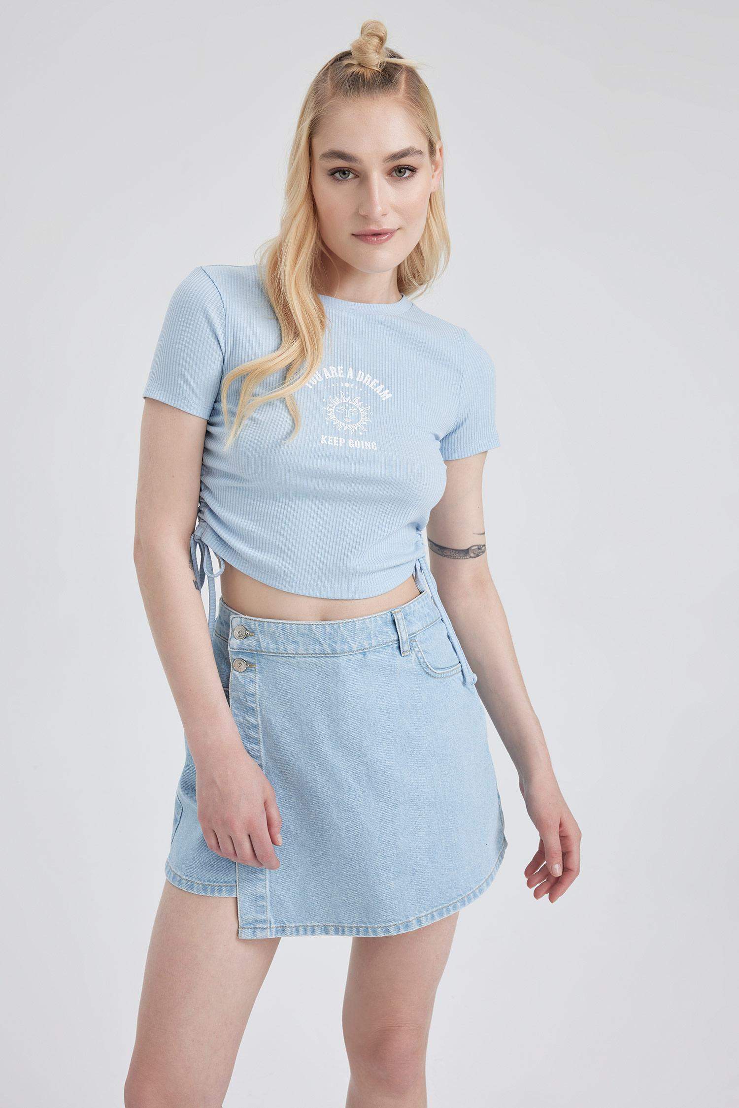 تيشيرت نص ردن مطبوع بياخة مستديرة