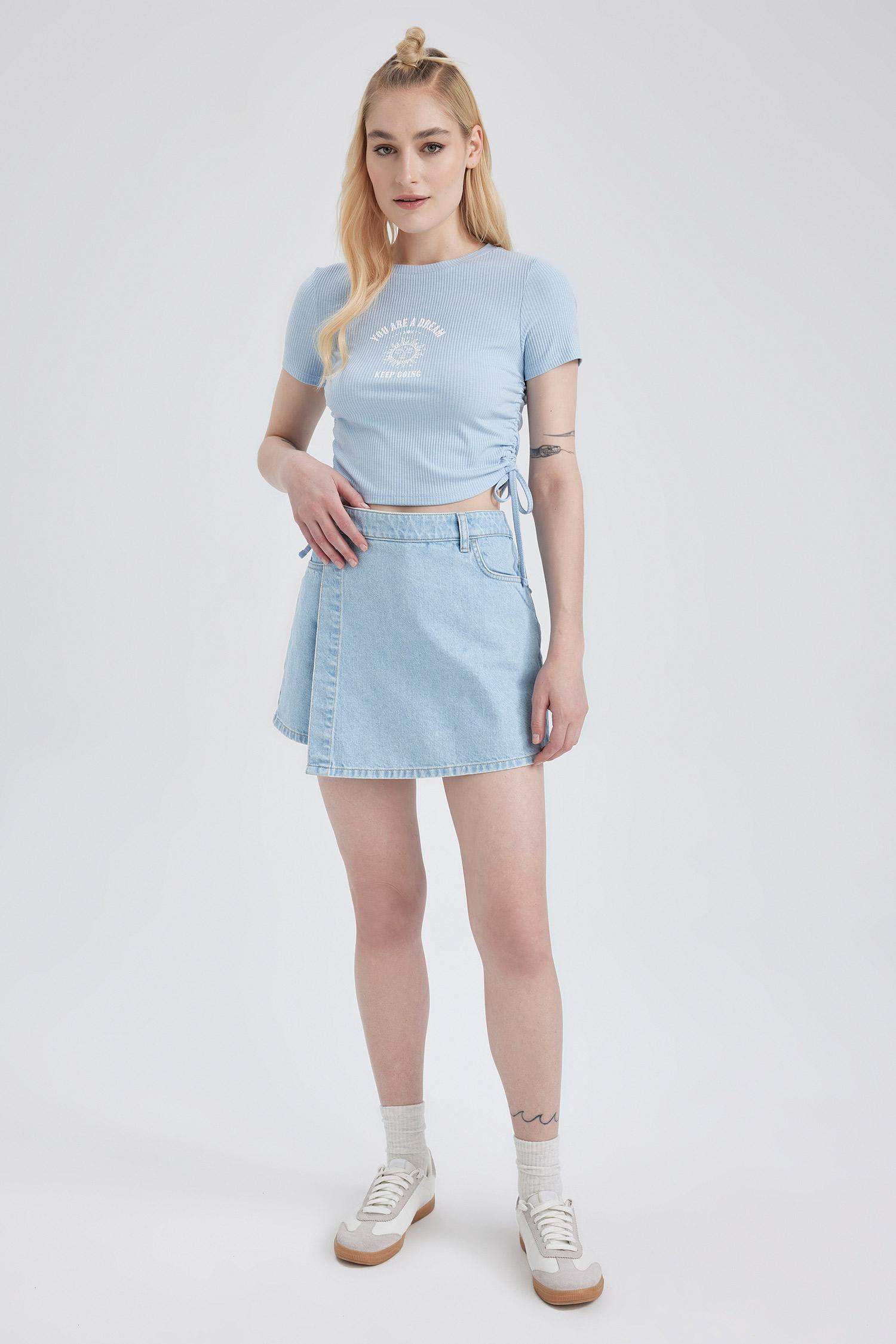 تيشيرت نص ردن مطبوع بياخة مستديرة