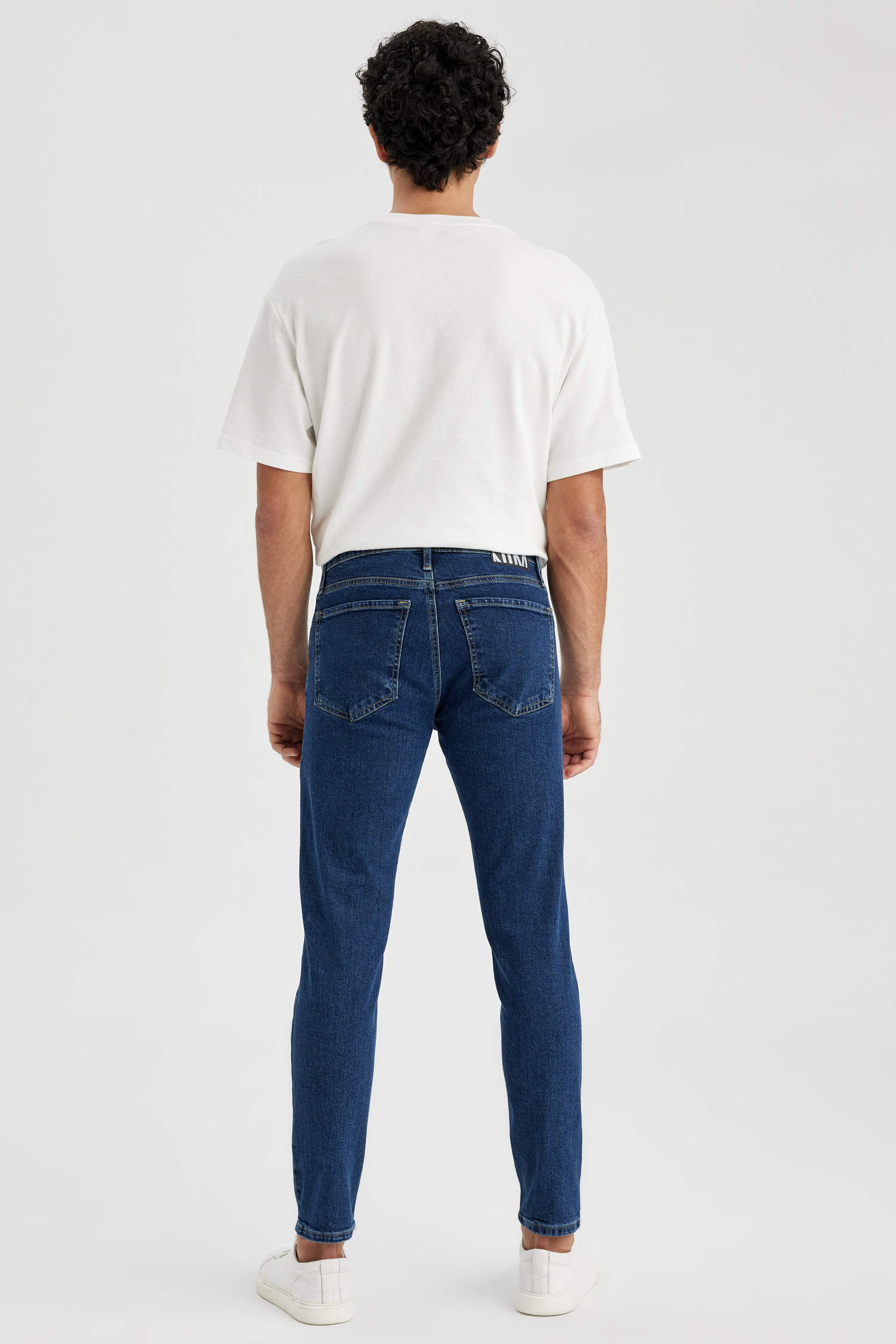 Blue MEN Slim Tapered Fit Jeans 2775913 | DeFacto