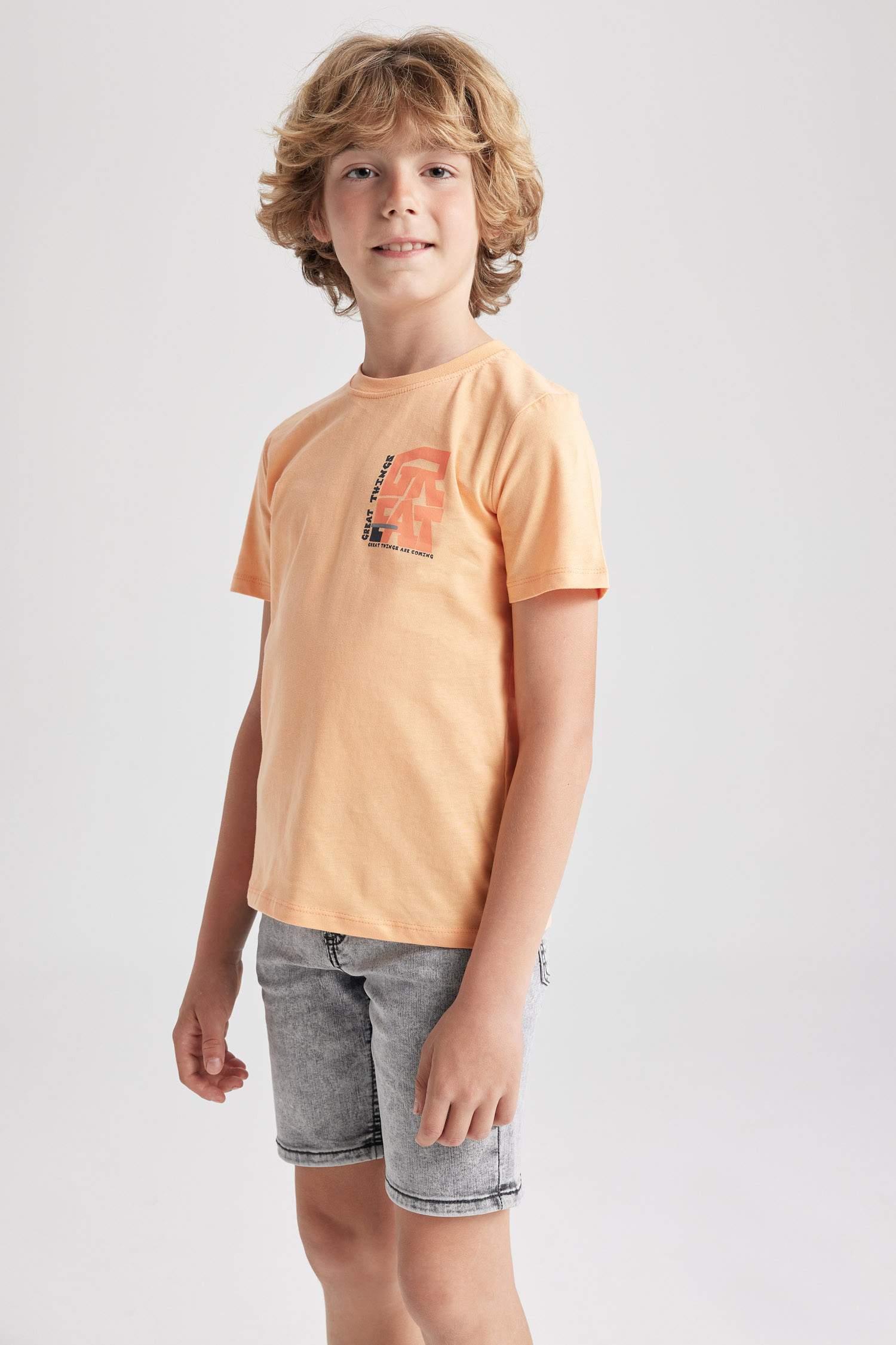 تي شيرت اولادي مطبوع قصة عادية