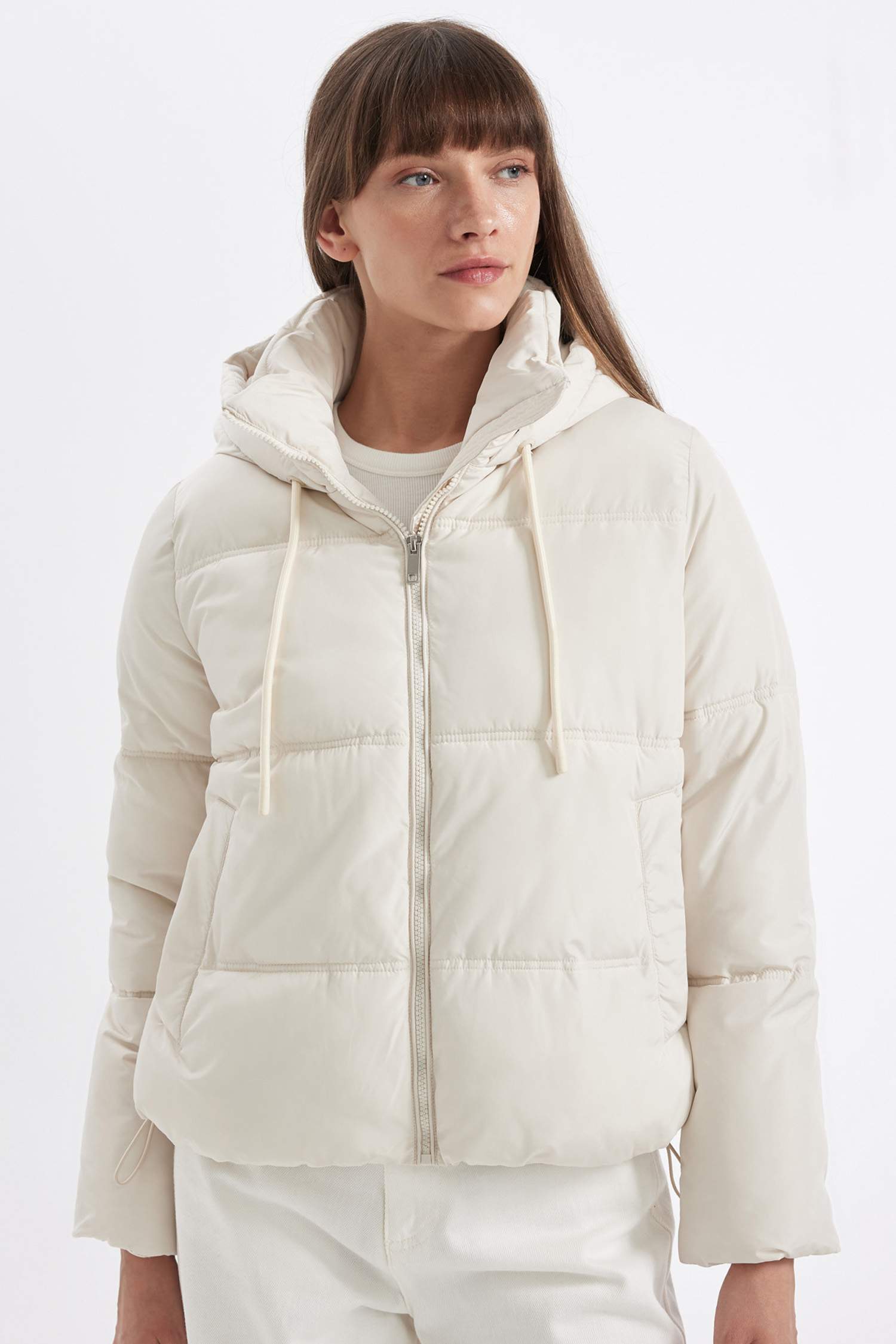 Su Geçirmez Oversize Geniş Kalıp Kapüşonlu Isı Yalıtımlı Rüzgar Geçirmez Puffer Şişme Mont