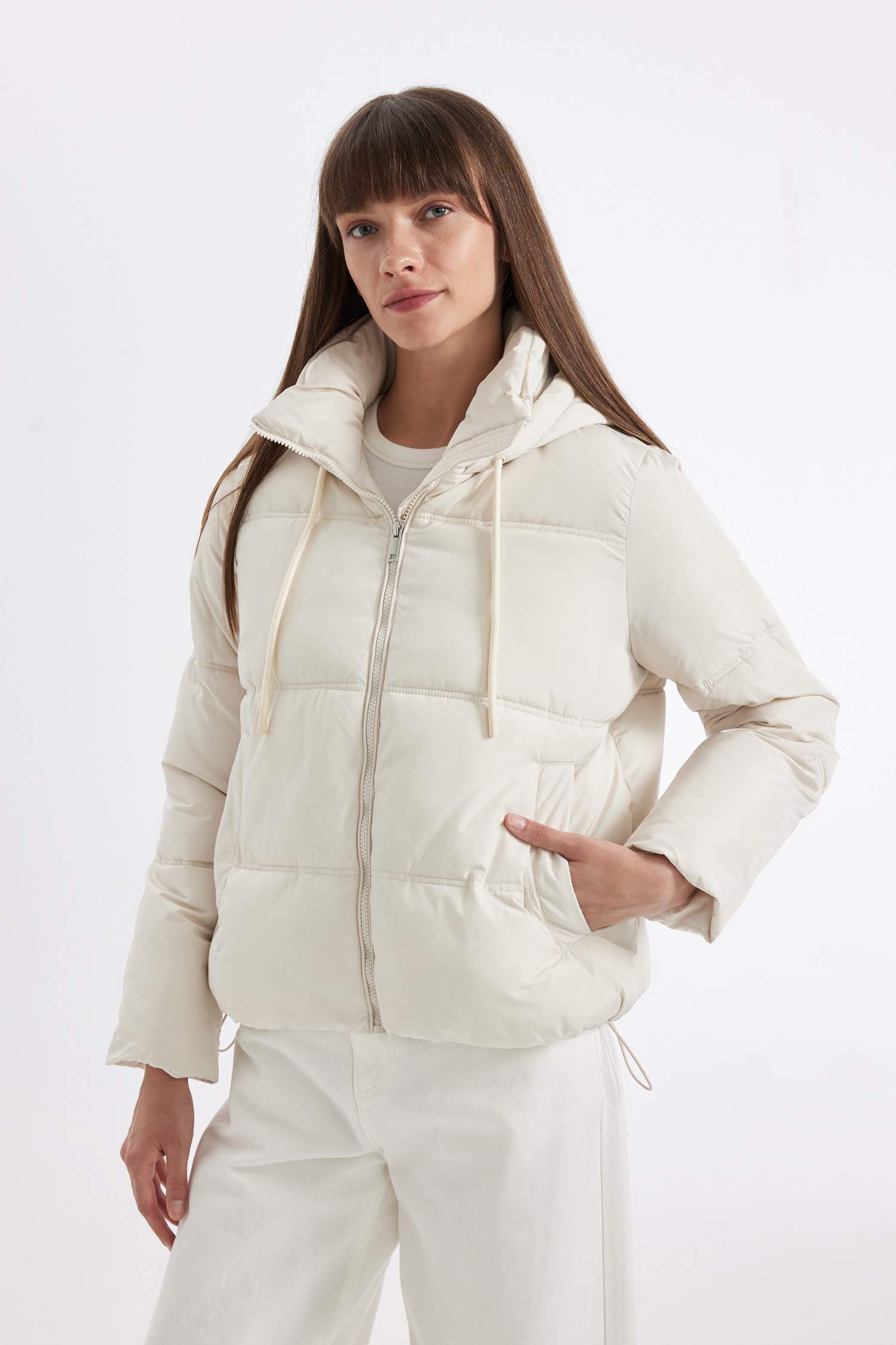 Su Geçirmez Oversize Geniş Kalıp Kapüşonlu Isı Yalıtımlı Rüzgar Geçirmez Puffer Şişme Mont