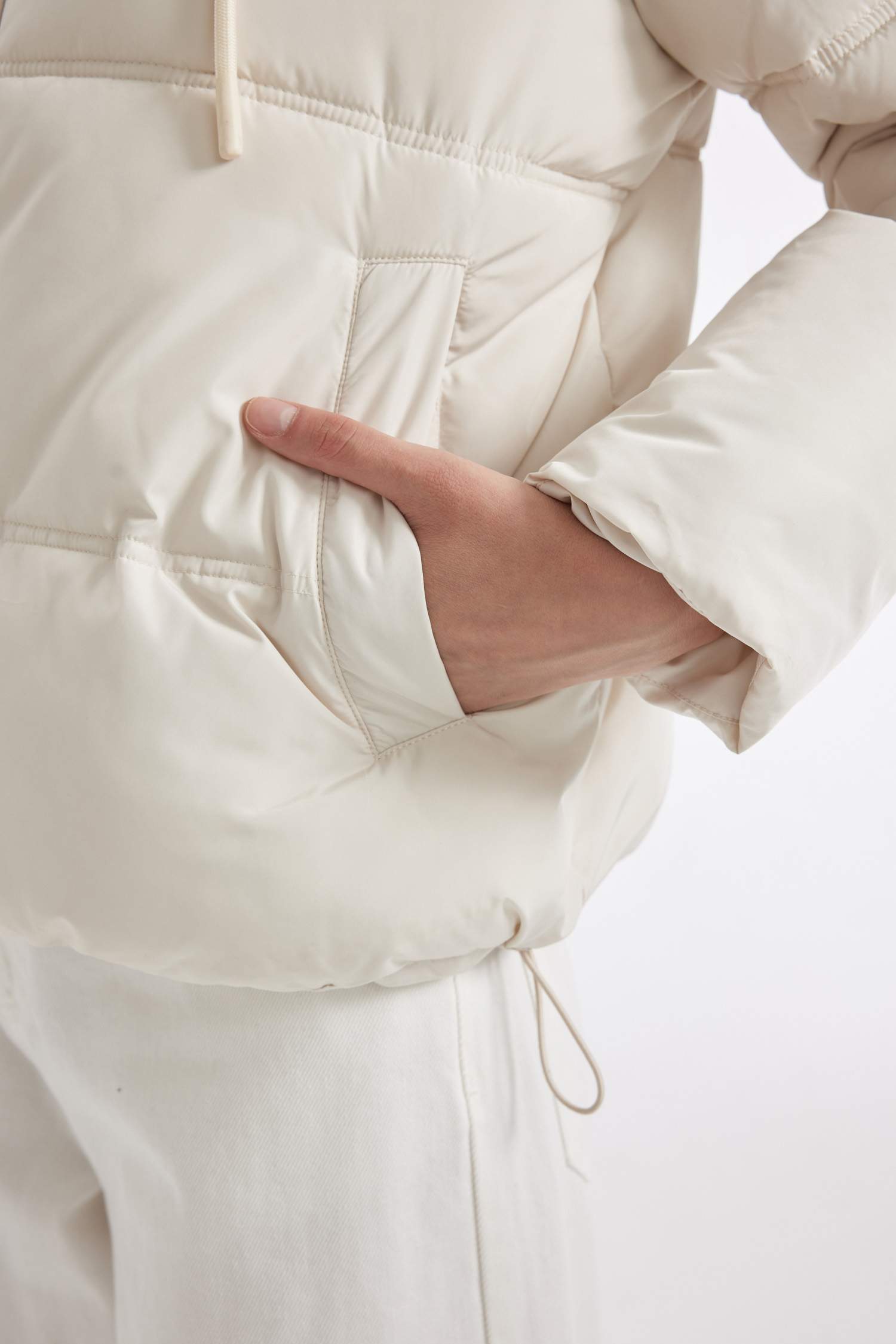 Su Geçirmez Oversize Geniş Kalıp Kapüşonlu Isı Yalıtımlı Rüzgar Geçirmez Puffer Şişme Mont