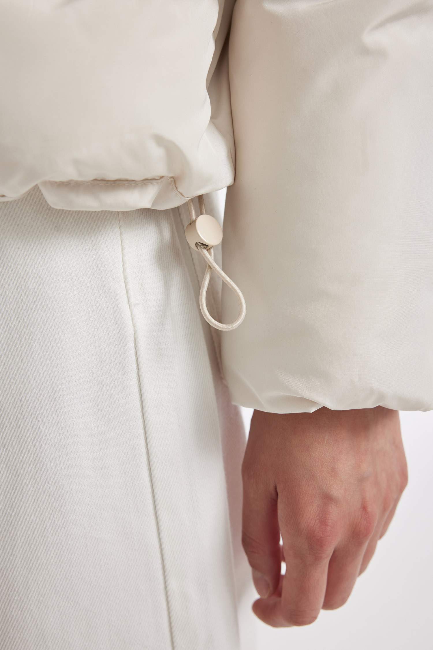 Su Geçirmez Oversize Geniş Kalıp Kapüşonlu Isı Yalıtımlı Rüzgar Geçirmez Puffer Şişme Mont