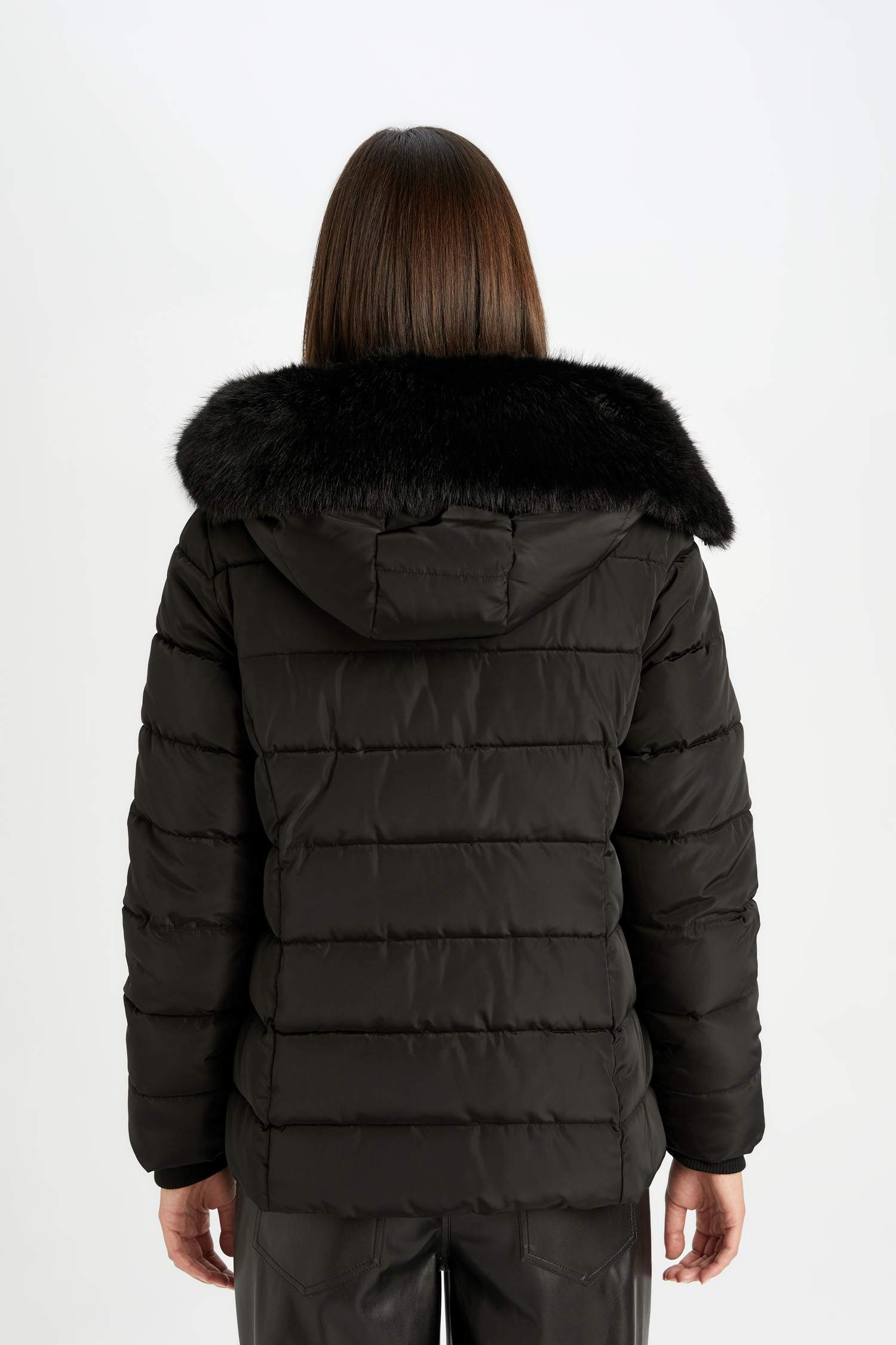 Su Geçirmez Hafif Uzun Şişme Mont Çıkarılabilir Suni Kürk Kapüşonlu Kapitoneli Fermuar Çıtçıtlı Cepli