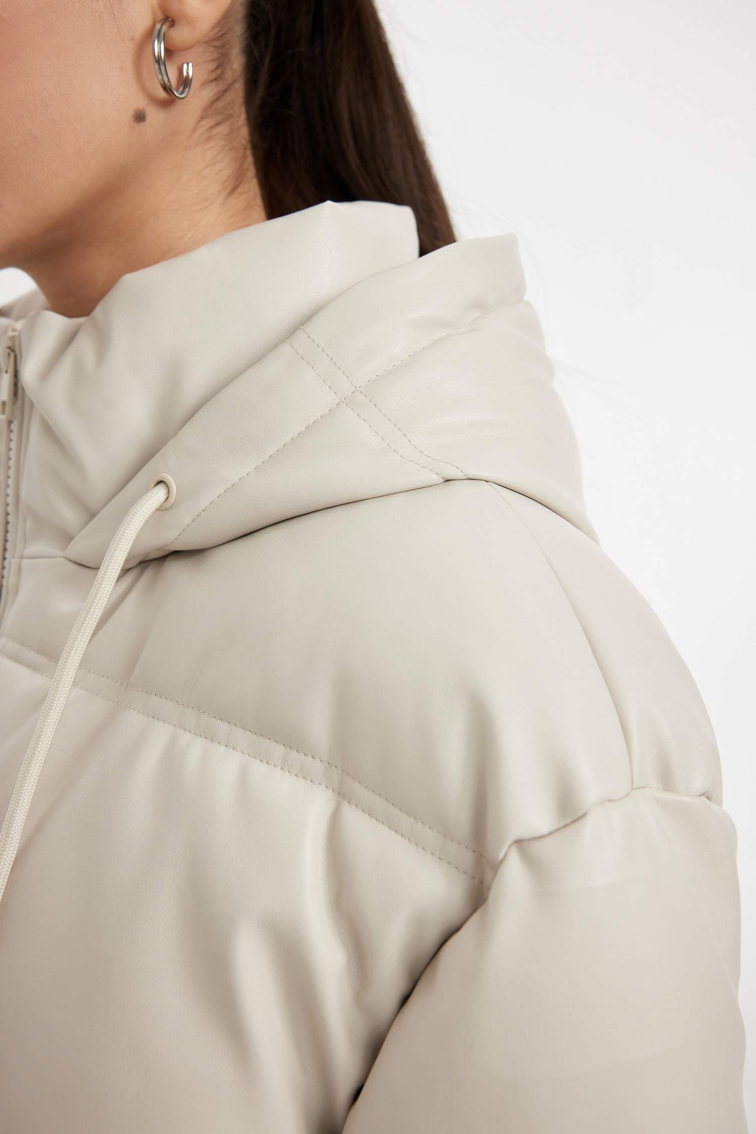 Su İtici Regular Kalıp Kapüşonlu İçi Polarlı Fermuarlı Cepli Suni Deri Mont