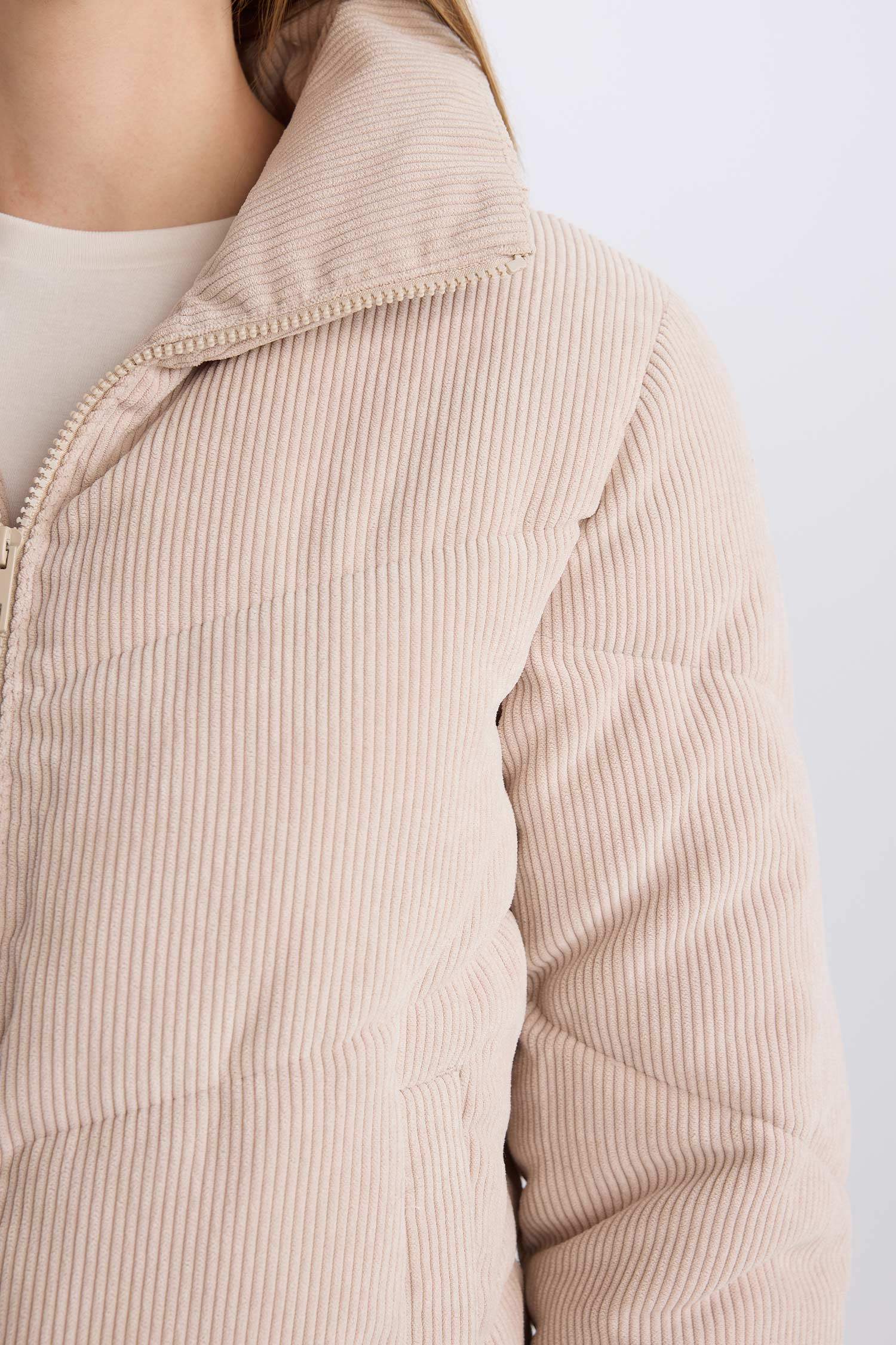 Su Geçirmez Kadife Mont Dik Yaka Cepli Fermuarlı