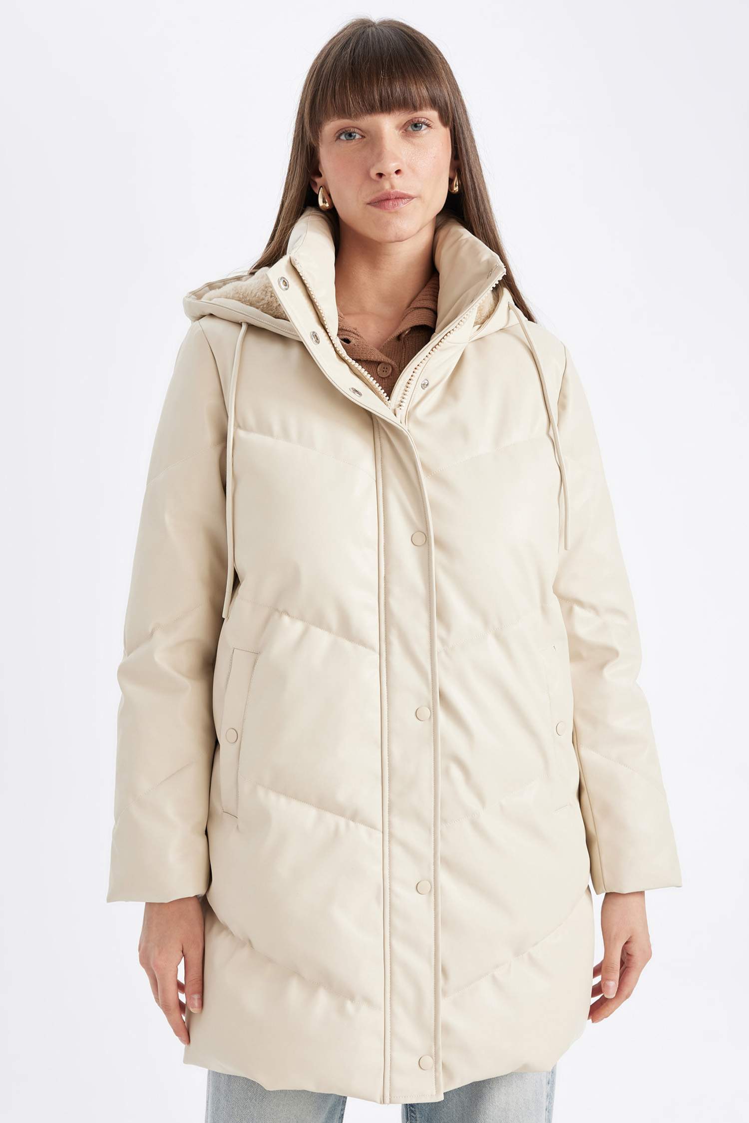 جاكيت بامب طويل قصة مريحة بكابيشون وتر بروف