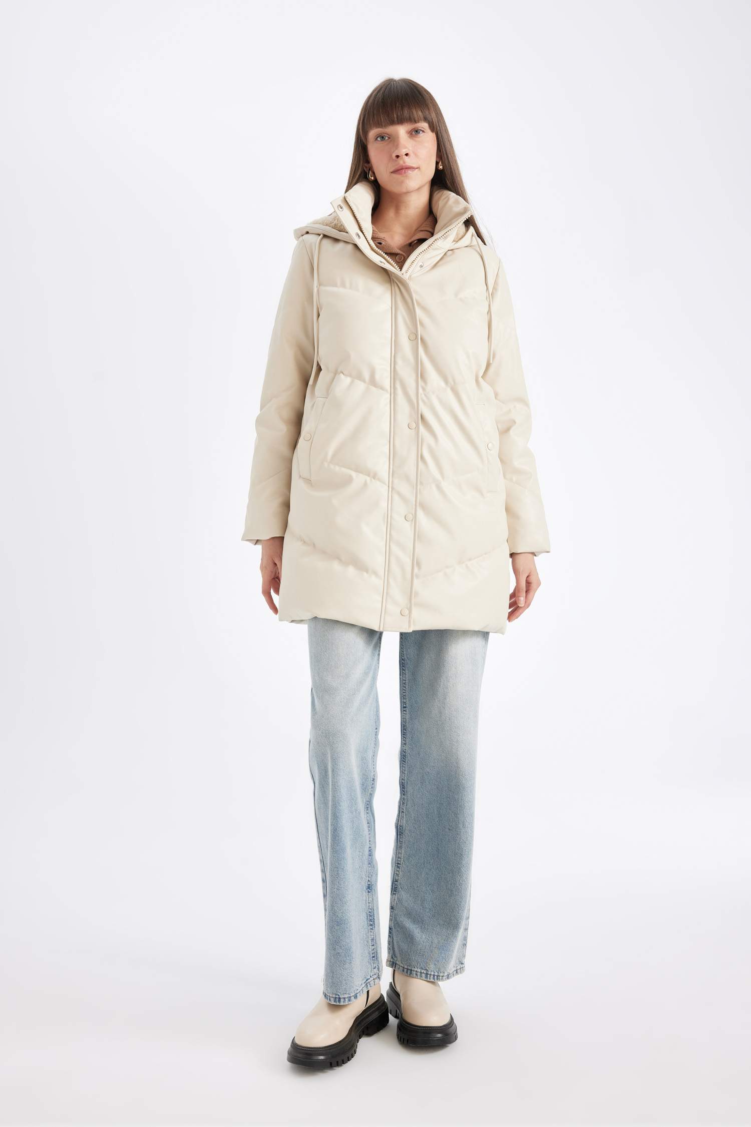 جاكيت بامب طويل قصة مريحة بكابيشون وتر بروف