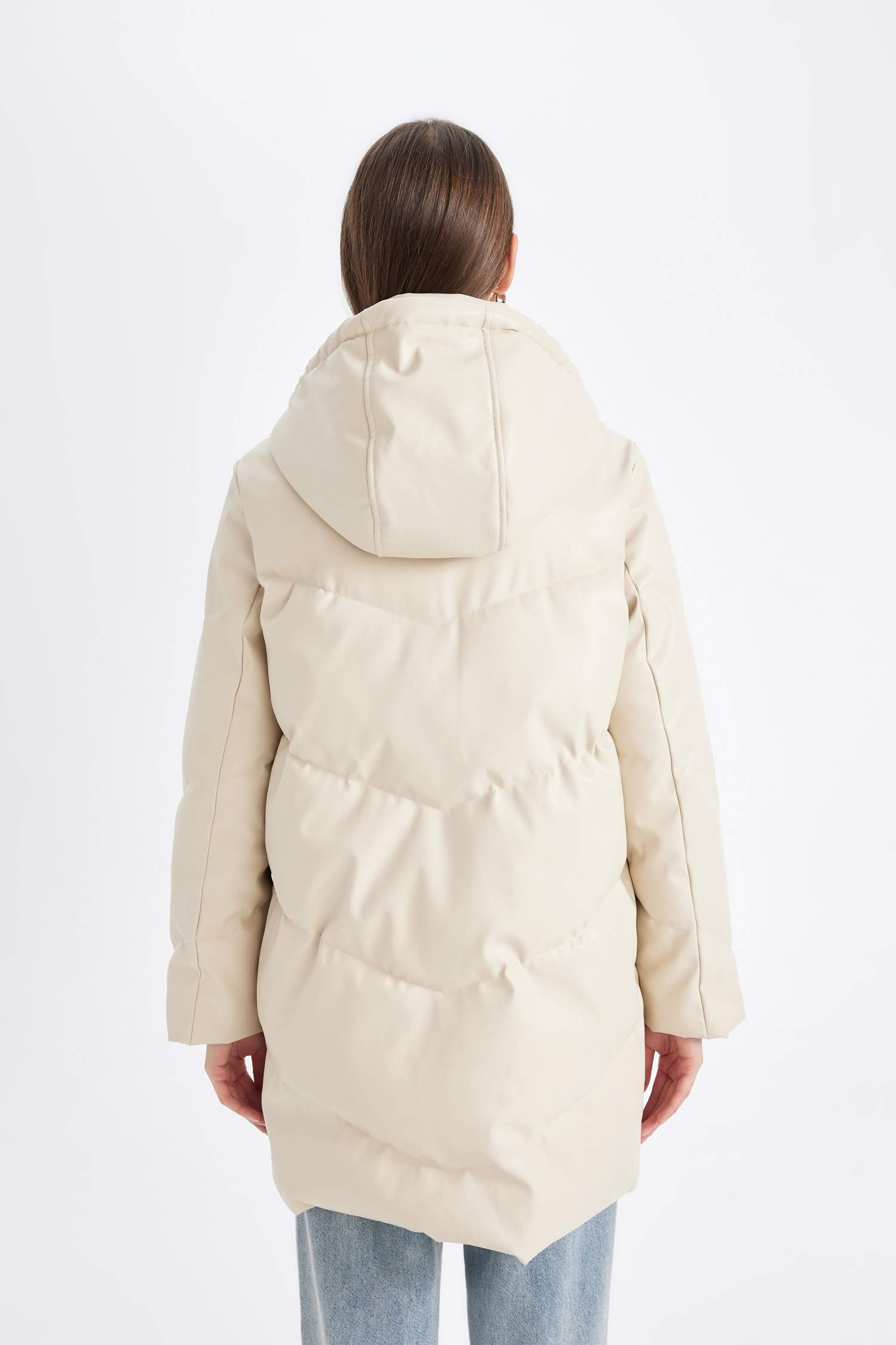 جاكيت بامب طويل قصة مريحة بكابيشون وتر بروف