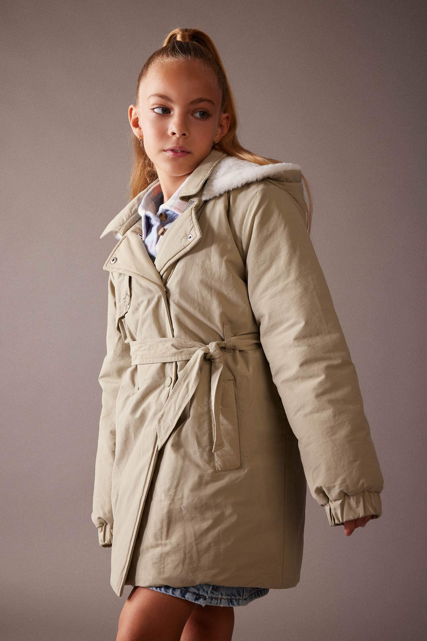 Дождевик водоотталкивающий с капюшоном для девочек