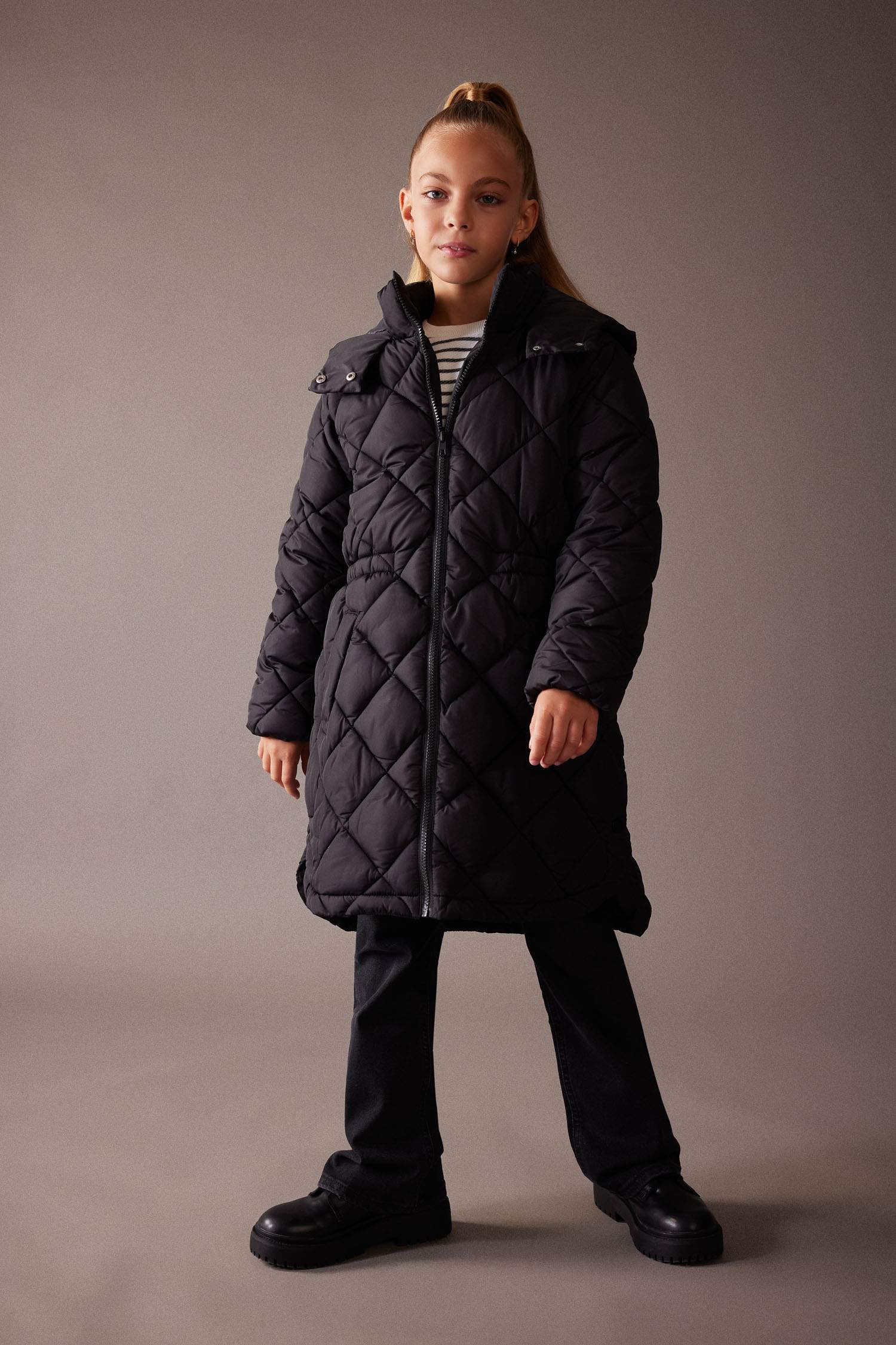 Парка с капюшоном для девочек