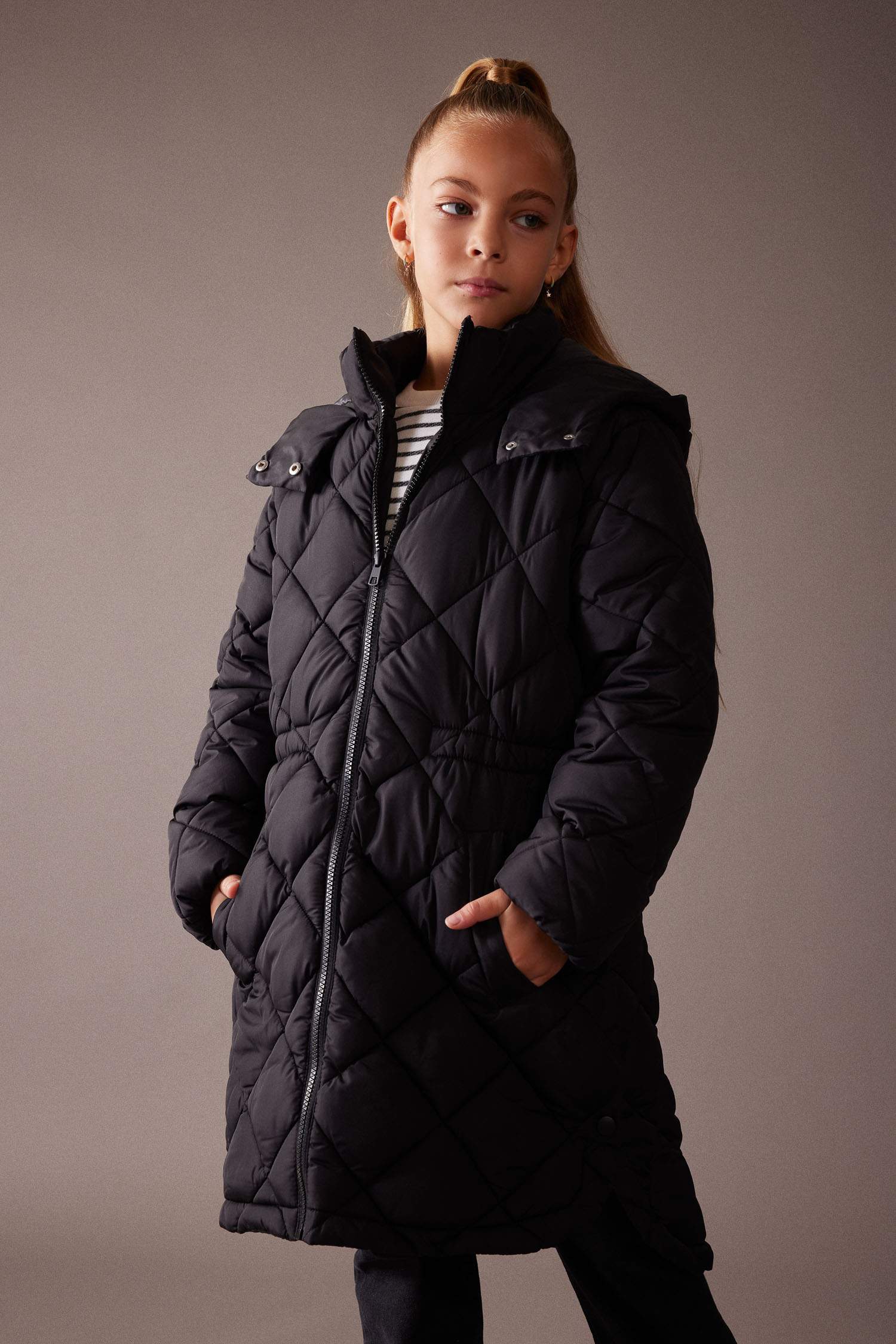 Парка с капюшоном для девочек