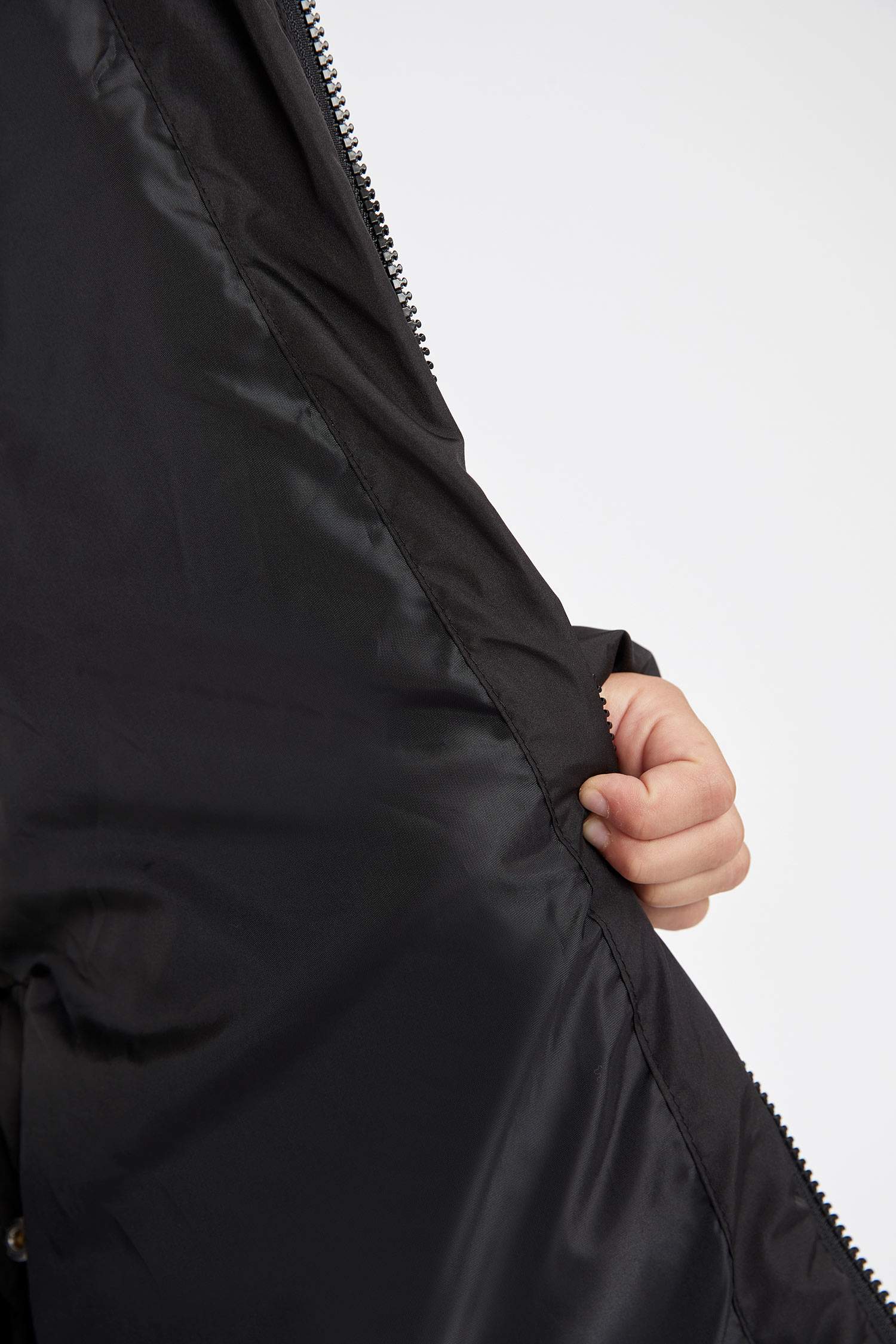 Парка с капюшоном для девочек