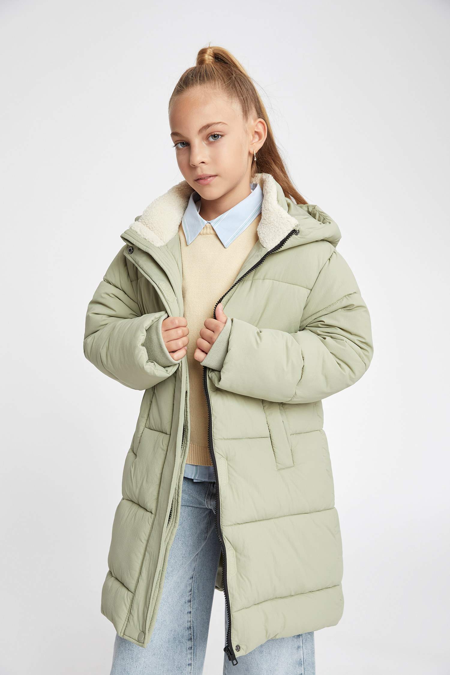 Қыздарға бас киімді Пальто