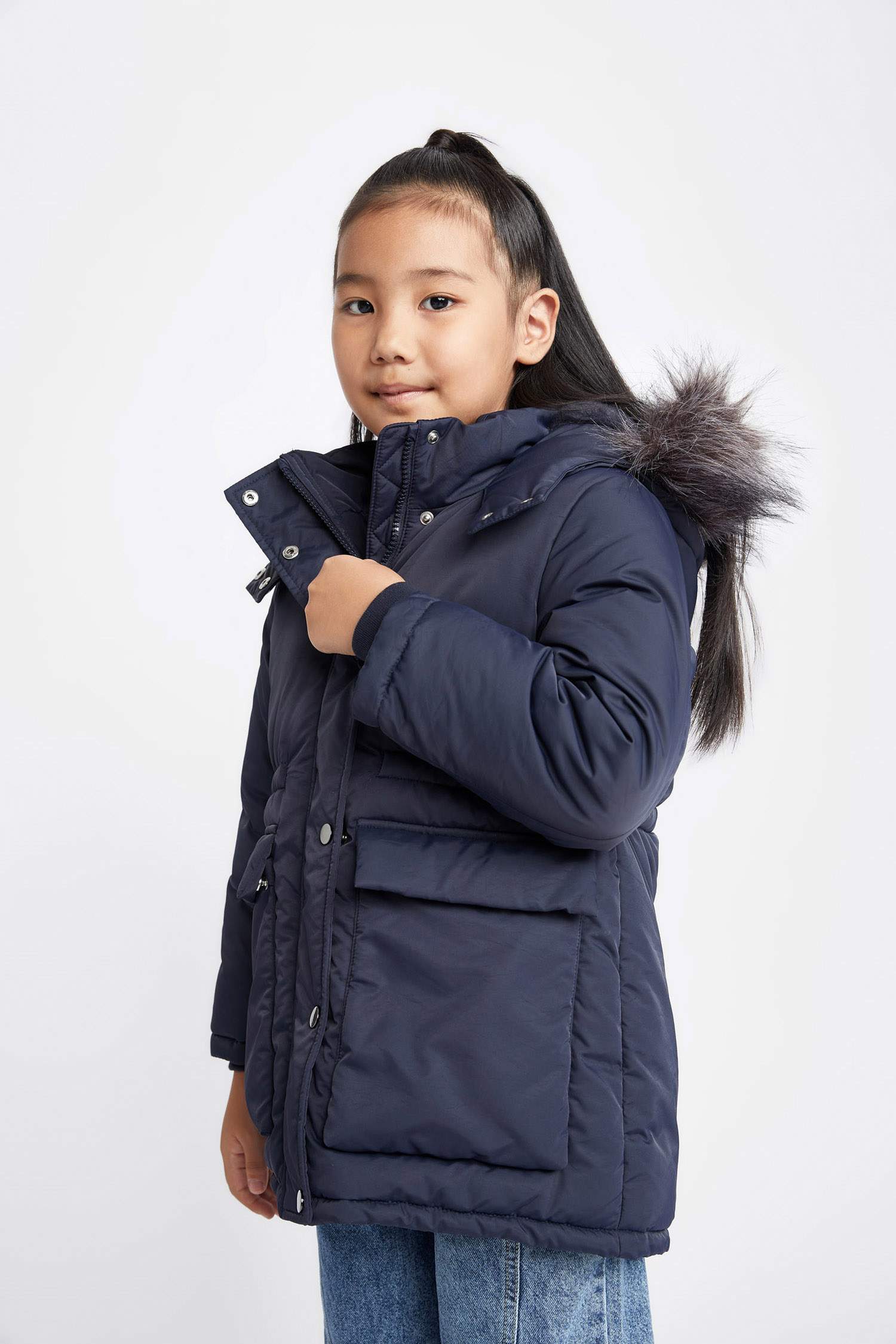 قمصلة نفخ بناتي بغطاء للرأس مبطن بفرو إصطناعي