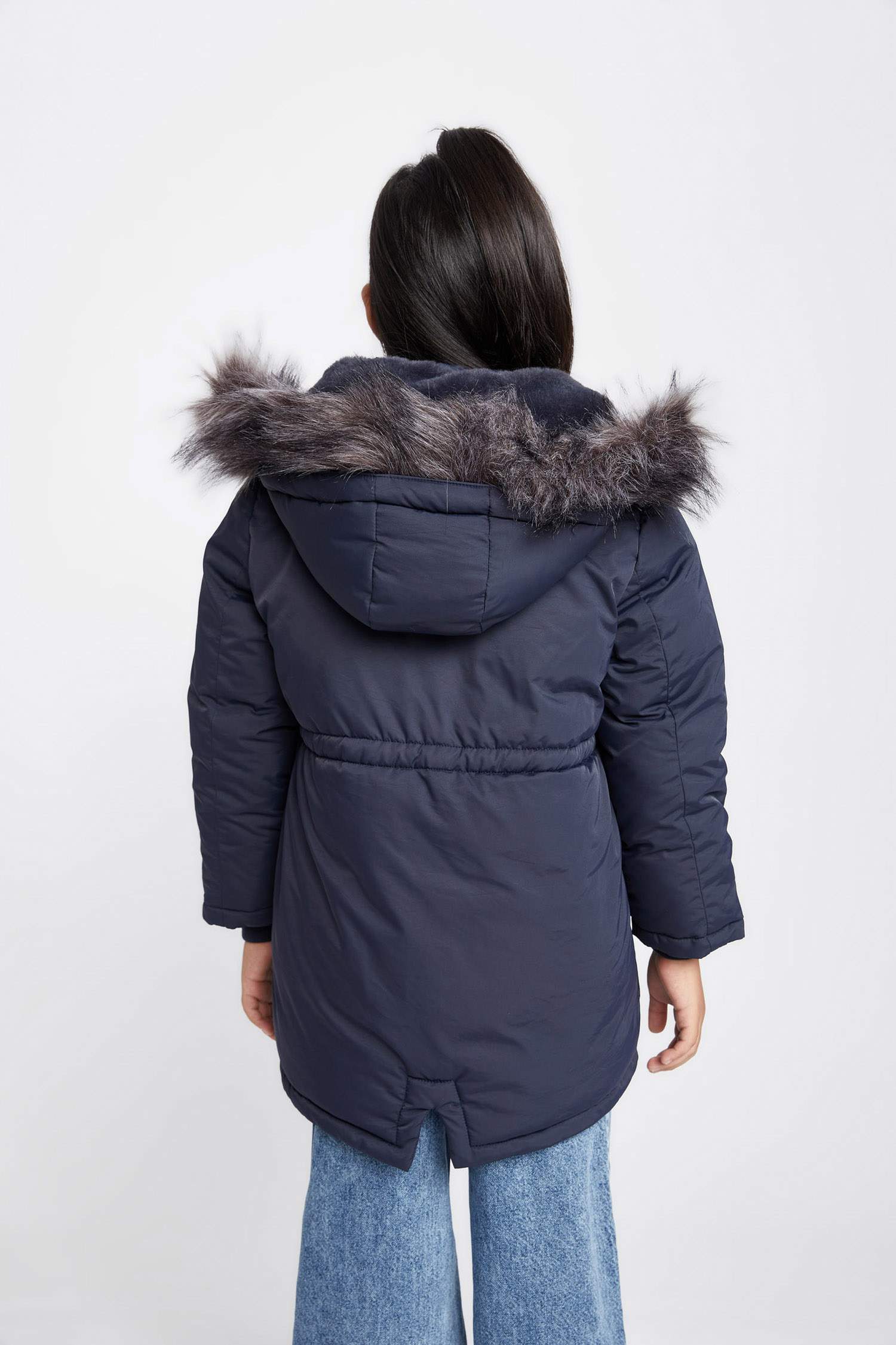 قمصلة نفخ بناتي بغطاء للرأس مبطن بفرو إصطناعي