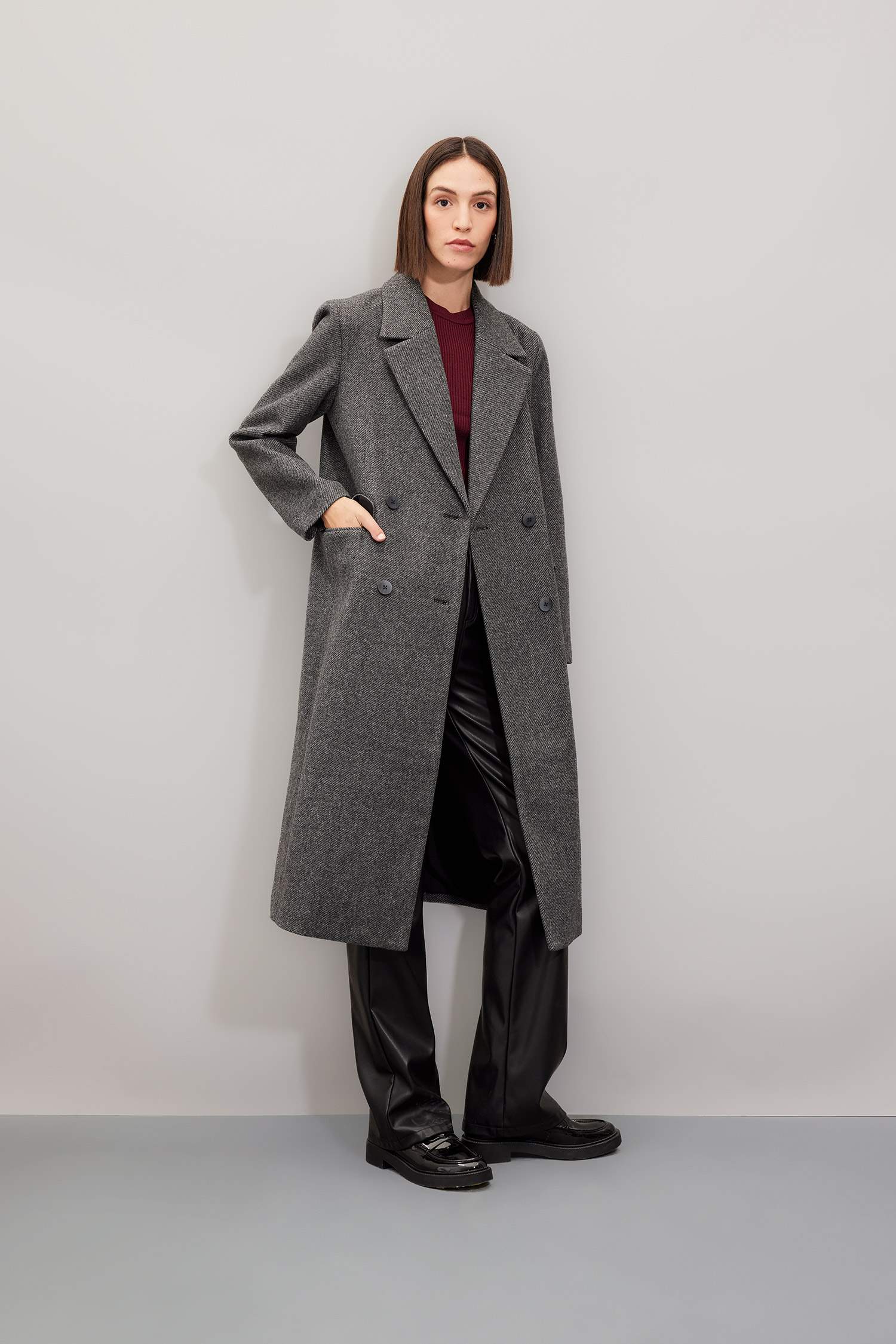 Regular Kalıp Kruvaze Yaka Düğmeli Cepli Uzun Kaşe Kaban