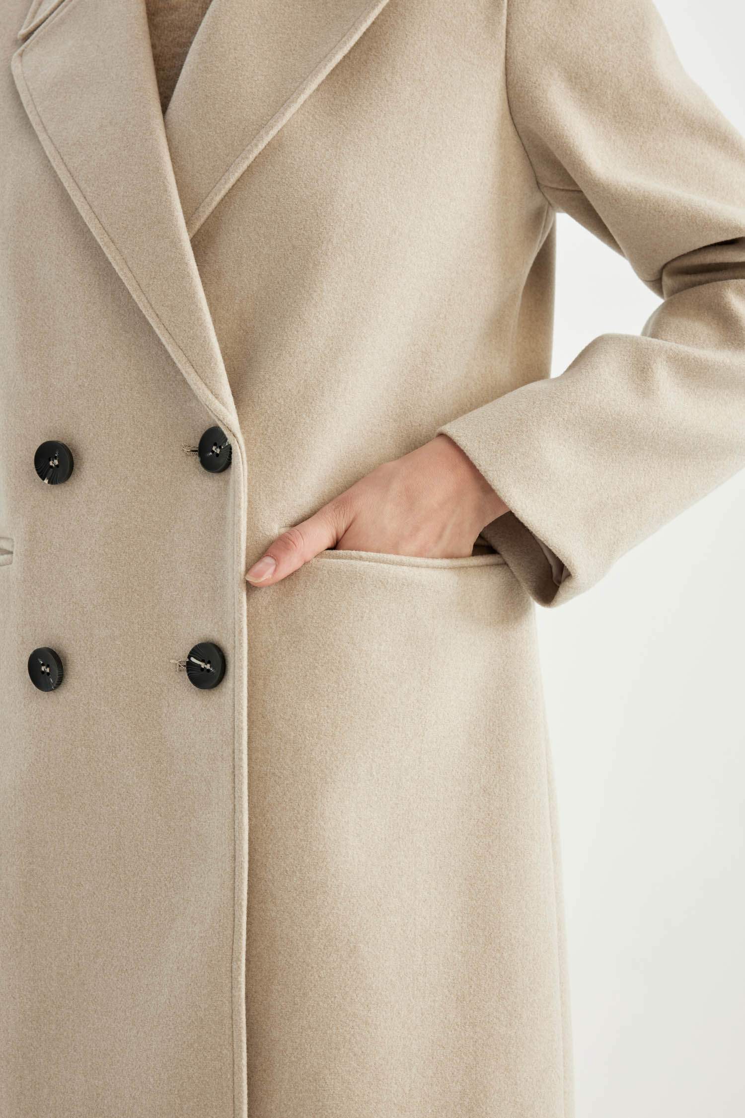 بالطو جوخ قصة مريحة