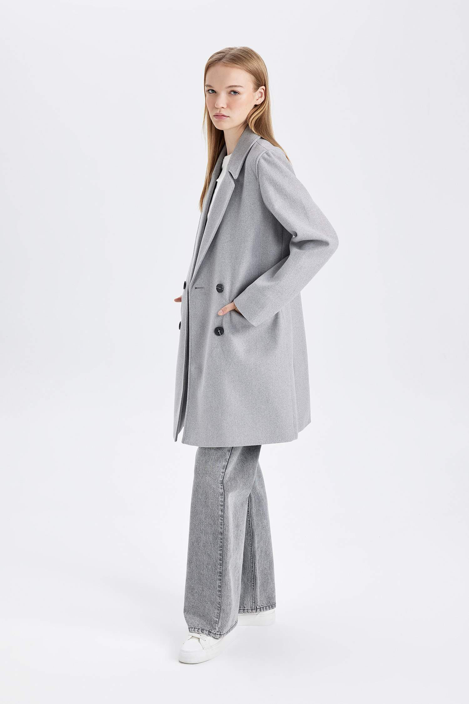 Rüzgar Geçirmez Uzun Kaşe Kaban Oversize Geniş Kalıp Kruvaze Yaka Düğmeli