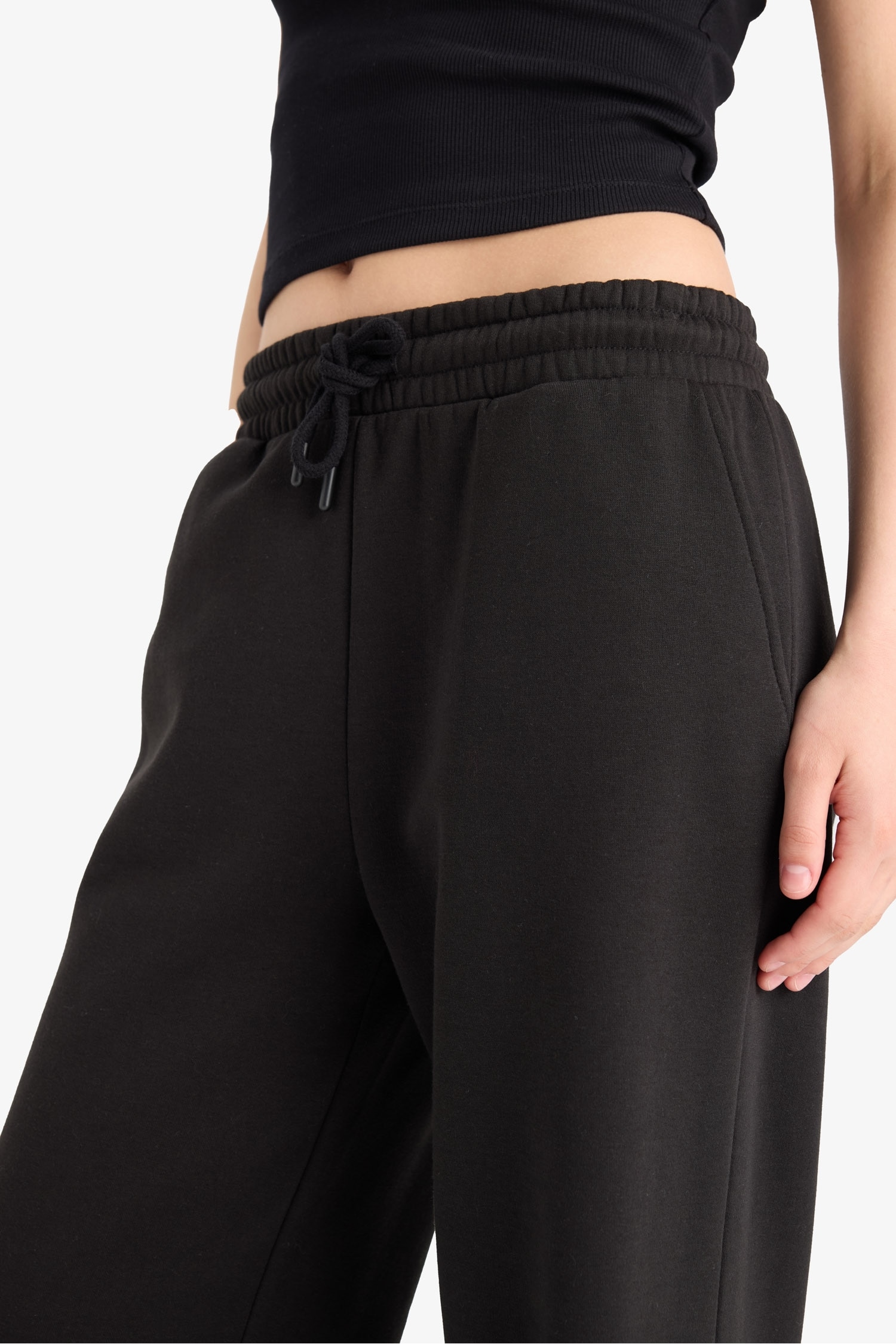 Straight Fit Beli Bağcıklı Cepli Düz Paça Eşofman Altı