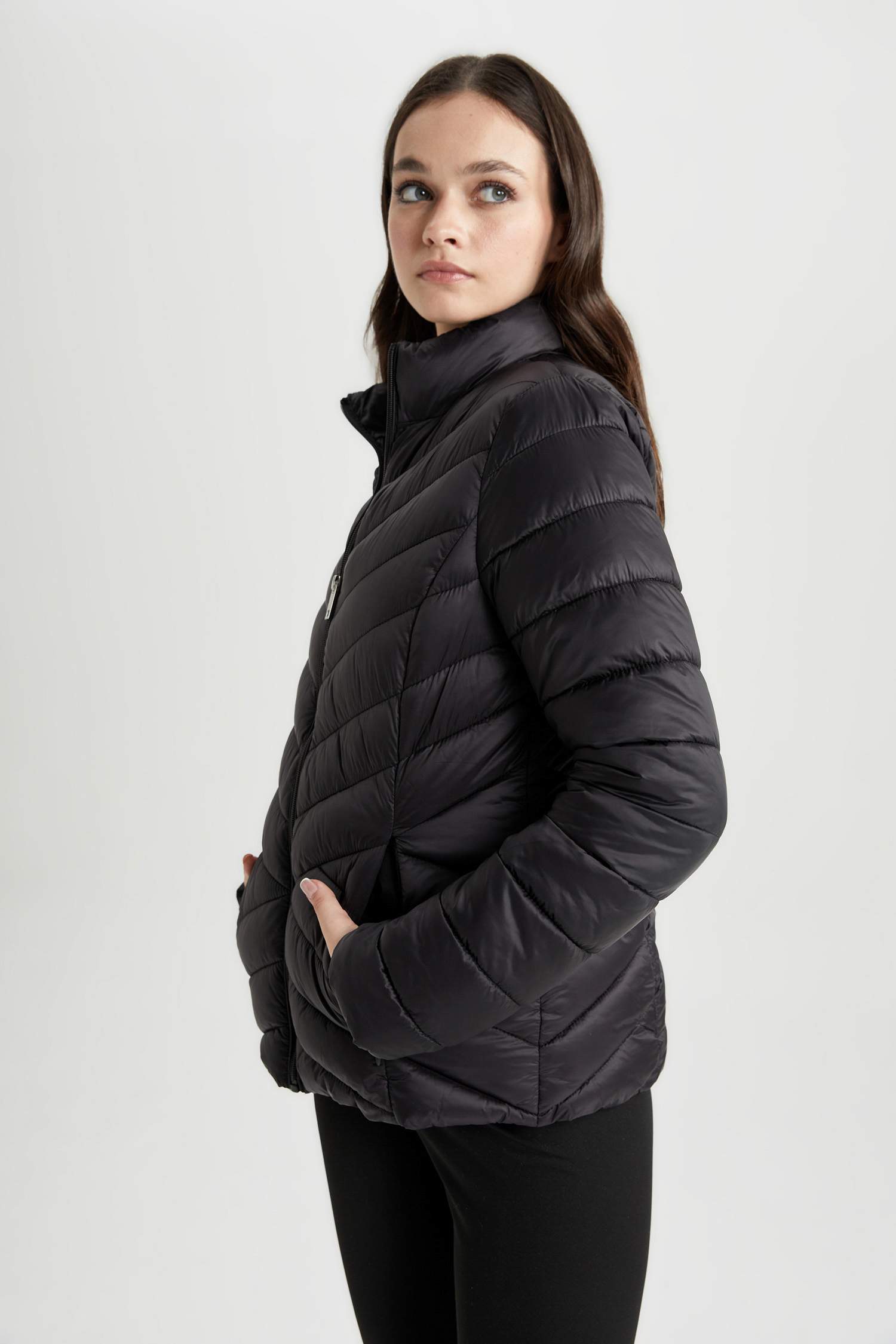 Su İtici Hafif Şişme Mont Dik Yaka Kapitoneli Fermuarlı Cepli Mevsimlik