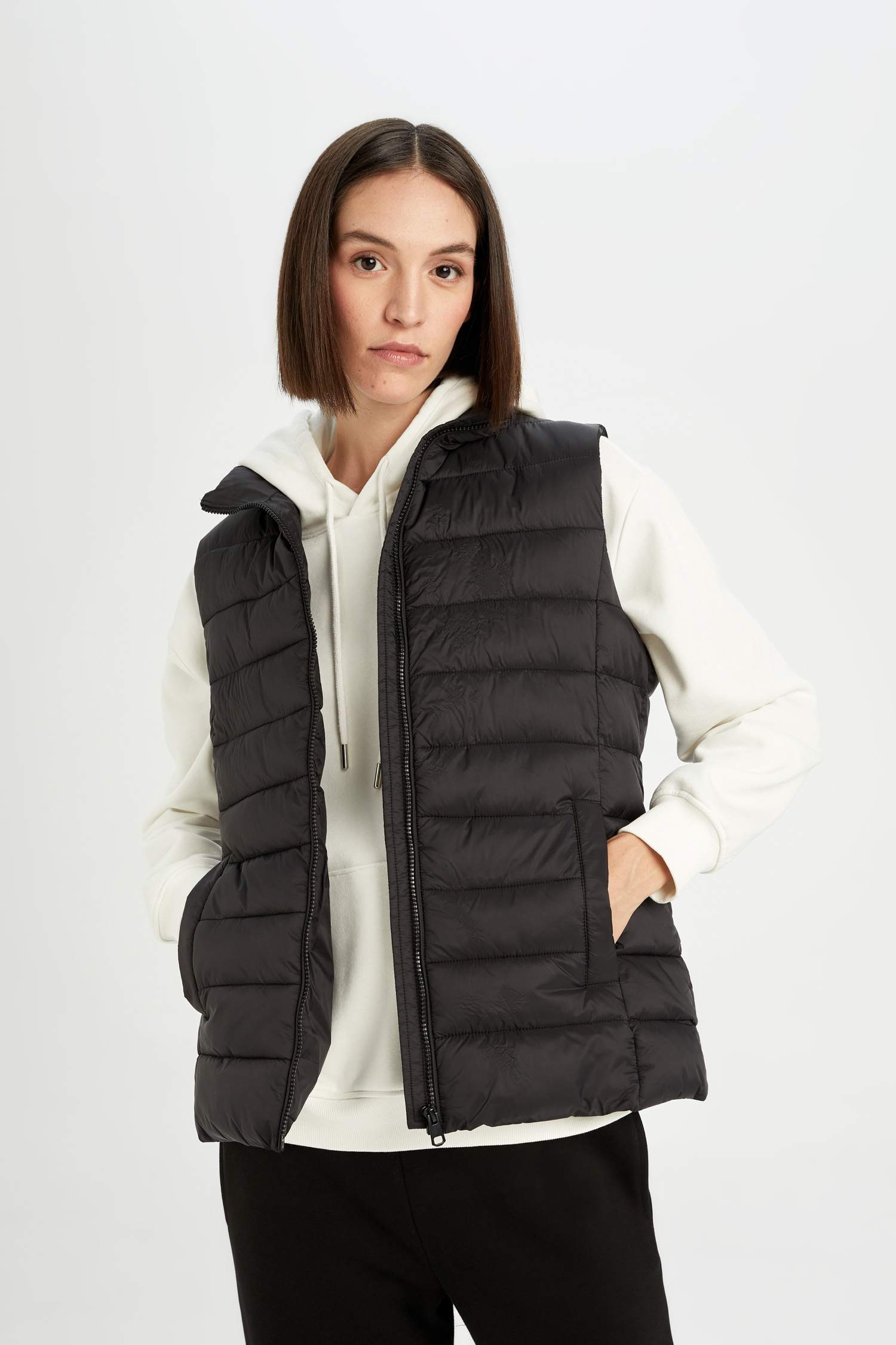 Su Geçirmez Dik Yaka Kapitoneli Fermuarlı Cepli Mevsimlik Şişme Yelek