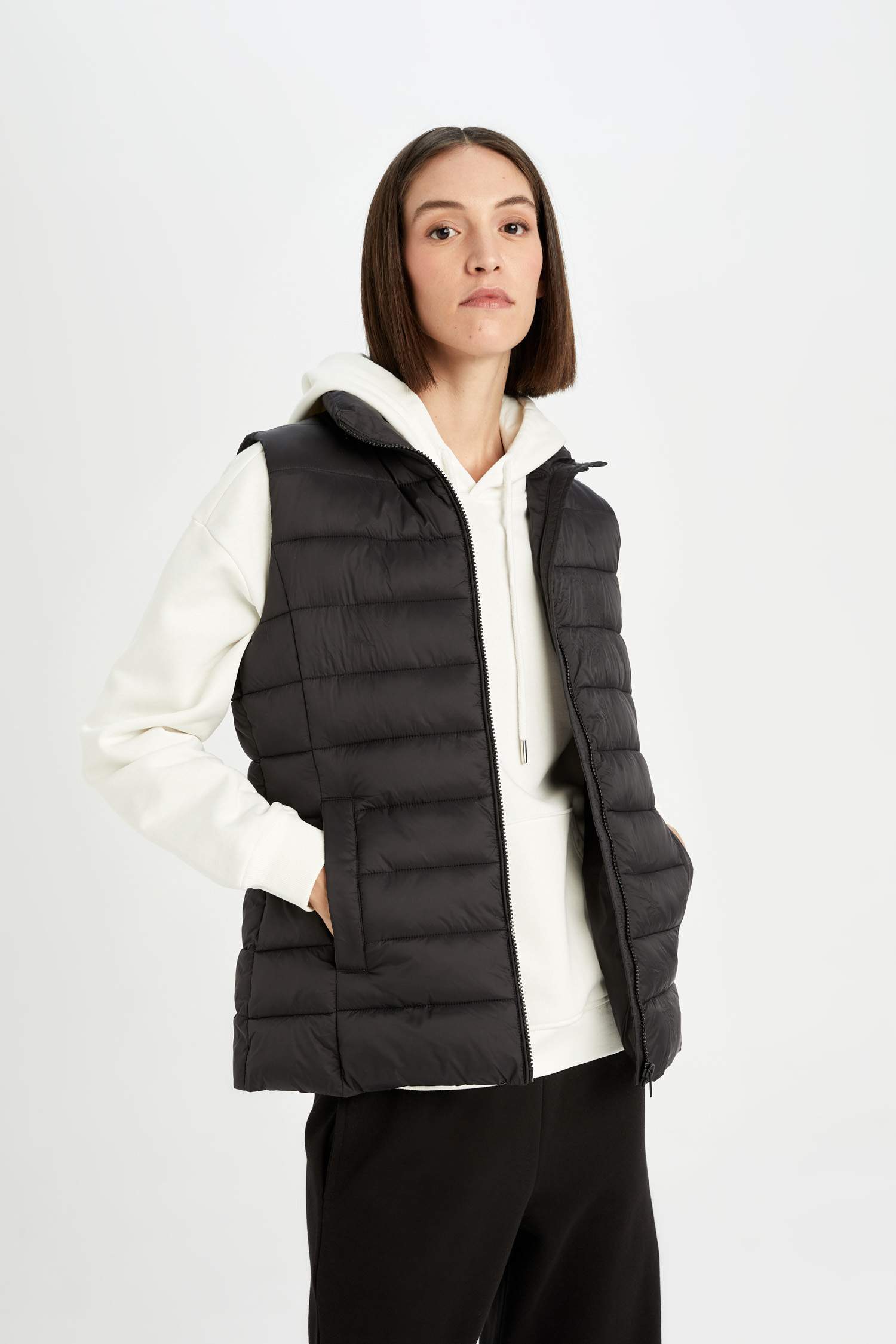 Su Geçirmez Dik Yaka Kapitoneli Fermuarlı Cepli Mevsimlik Şişme Yelek