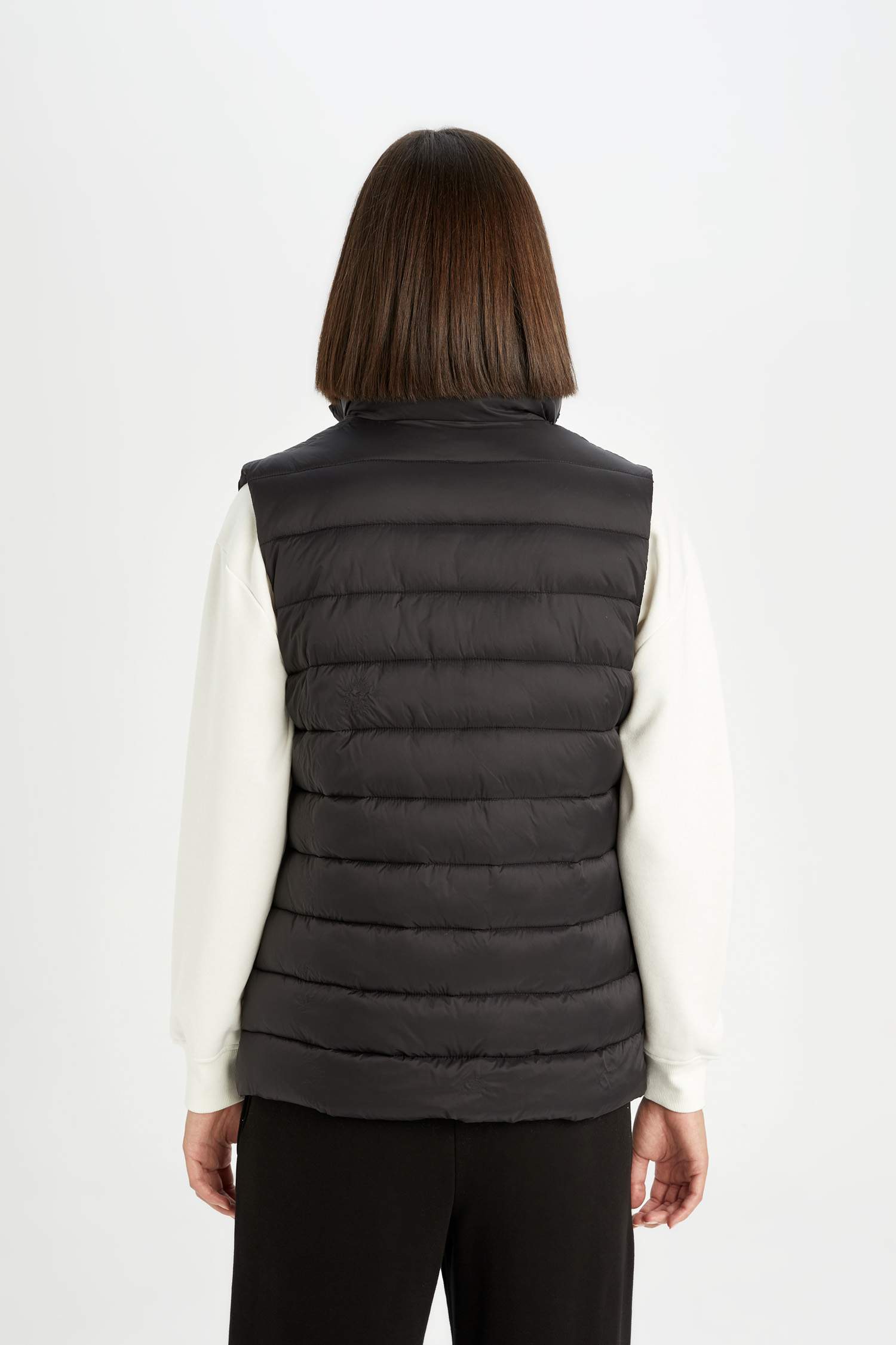 Su Geçirmez Dik Yaka Kapitoneli Fermuarlı Cepli Mevsimlik Şişme Yelek