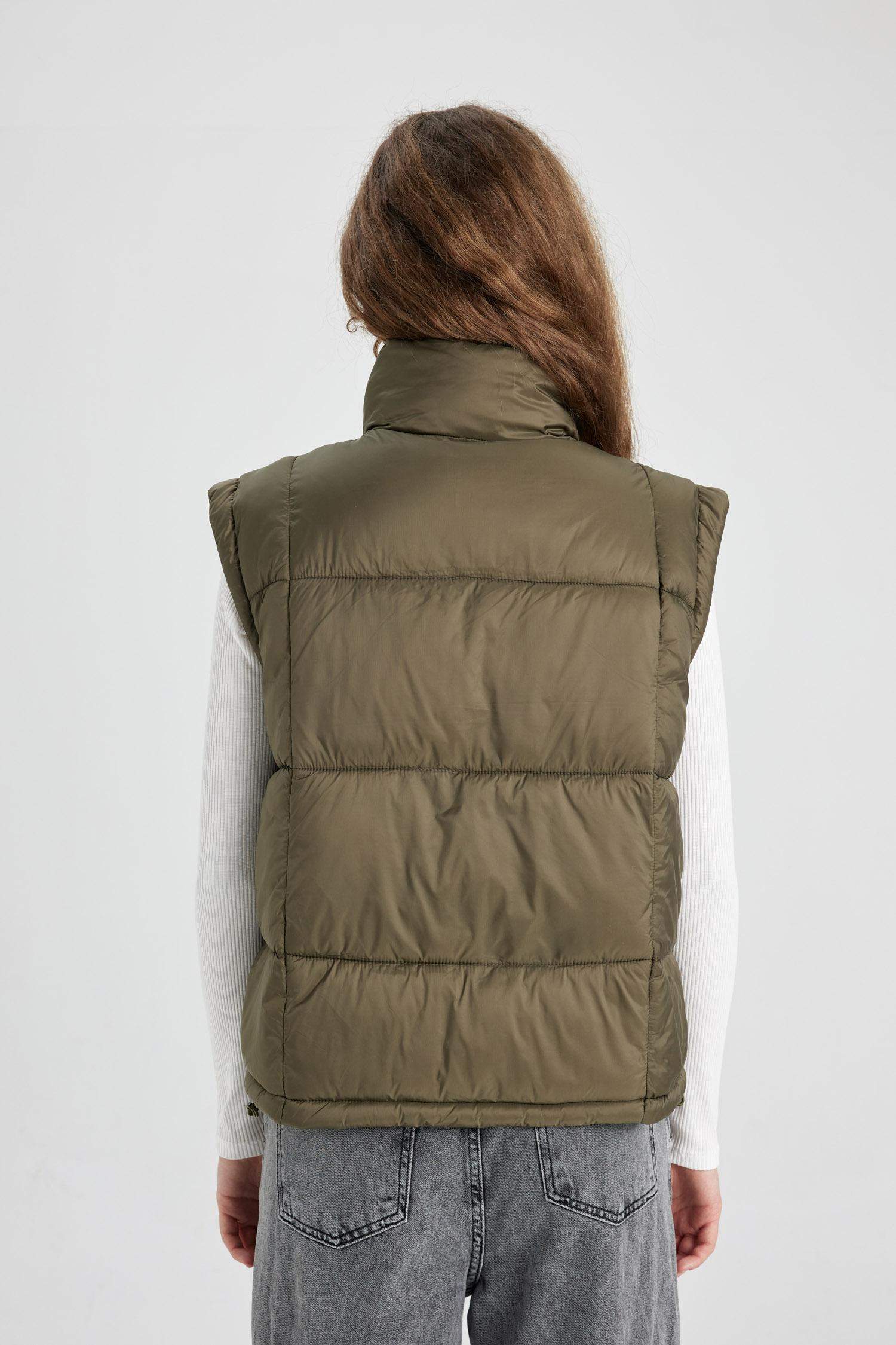 Su Geçirmez Şişme Yelek Dik Yaka Fermuarlı Cepli Etek Ucu Ayarlanabilir Lastikli Mevsimlik