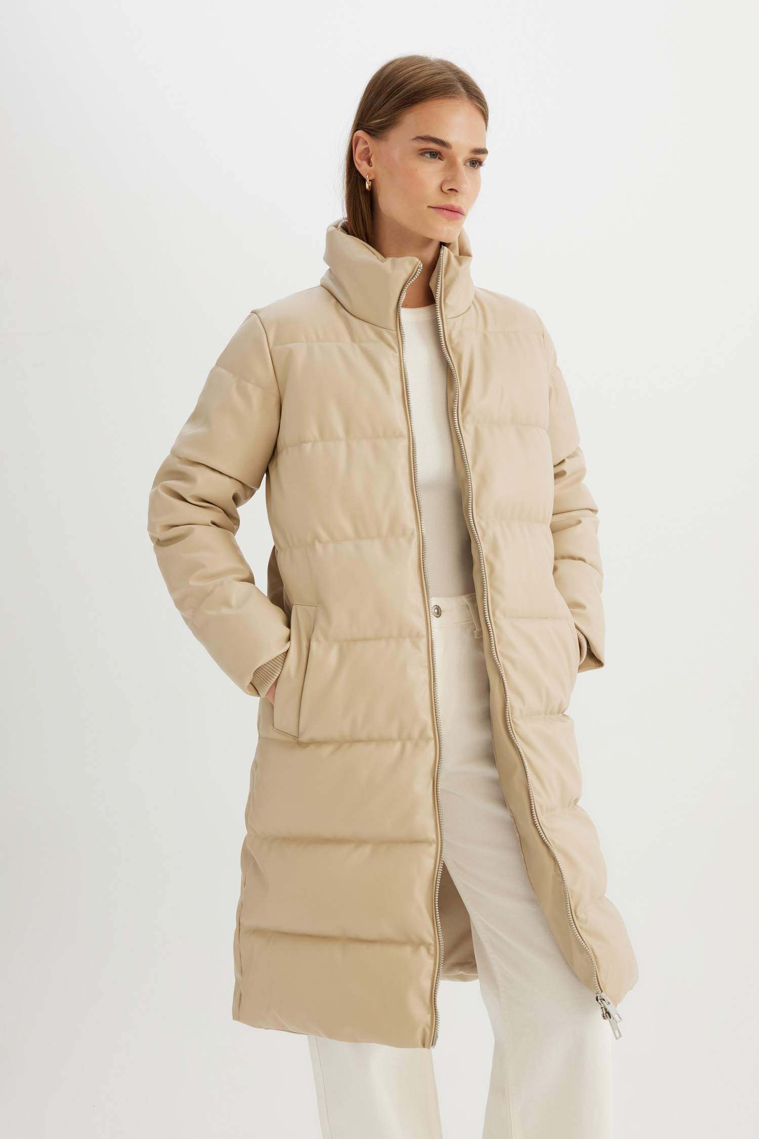 Su İtici Uzun Şişme Mont Parka Oversize Geniş Kalıp Dik Yaka Fermuarlı Suni Deri