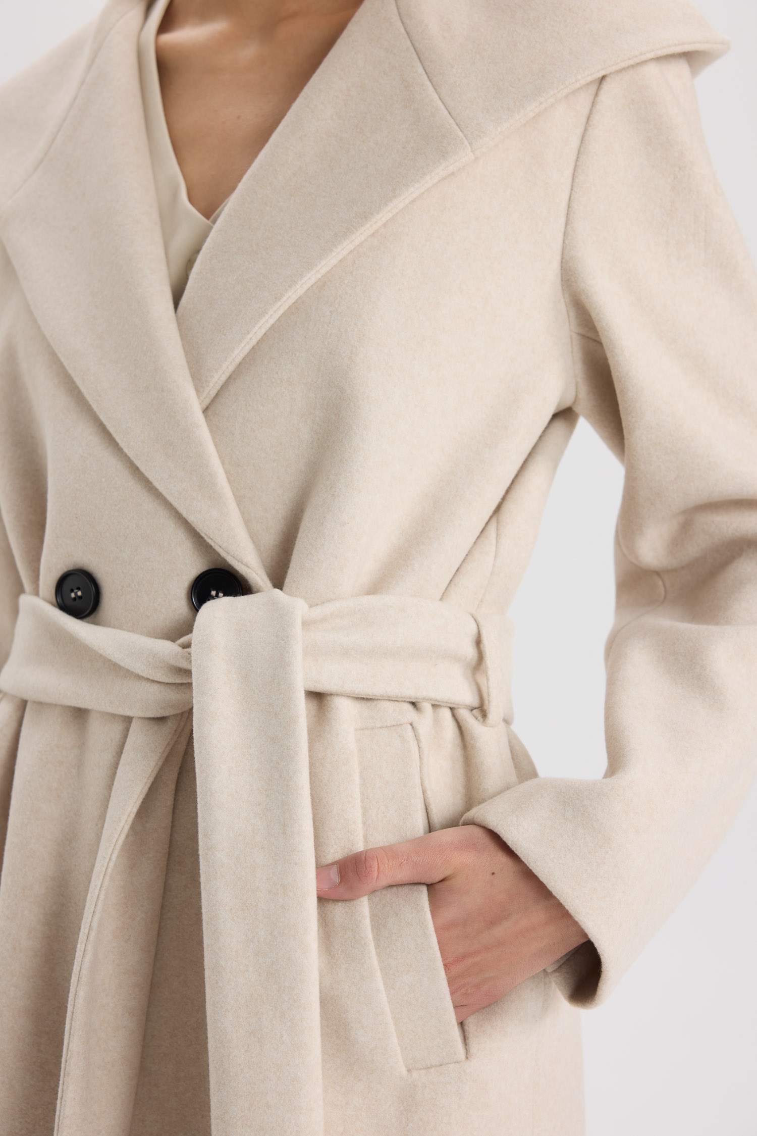 Uzun Kaşe Kaban Kapüşonlu Düğmeli Kemerli