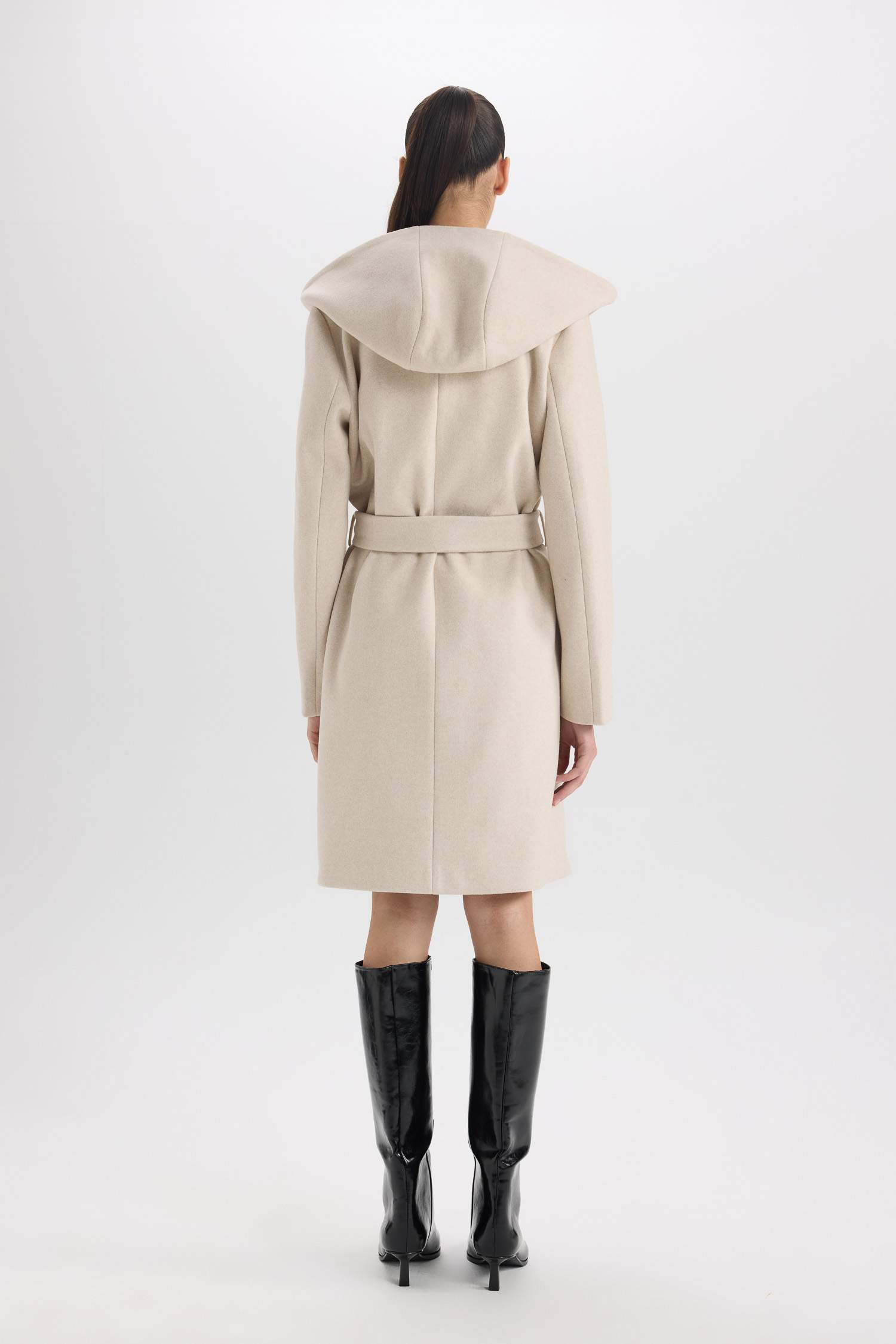 Uzun Kaşe Kaban Kapüşonlu Düğmeli Kemerli