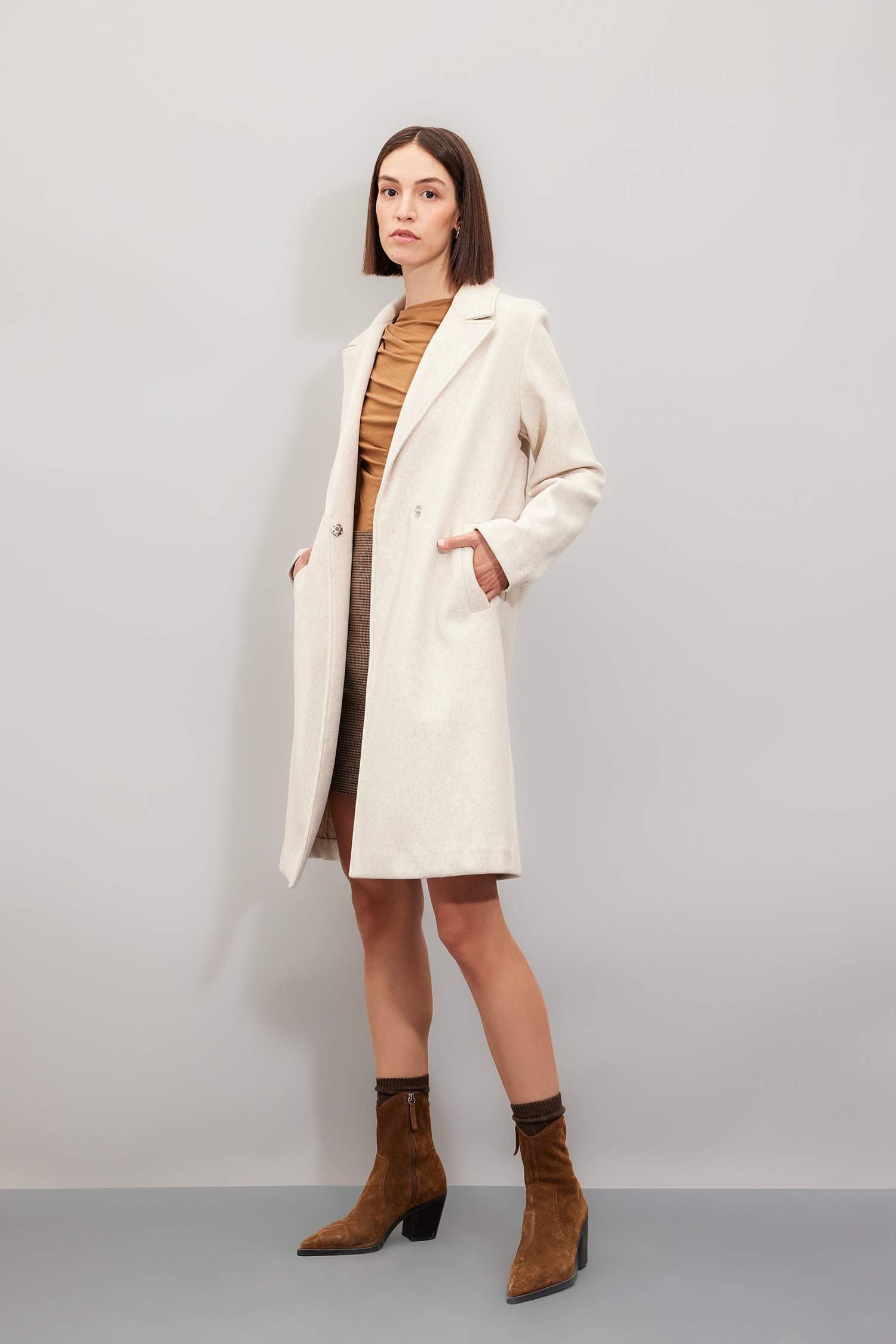 Uzun Kaşe Kaban Regular Fit Kruvaze Yaka Çıtçıtlı Cepli