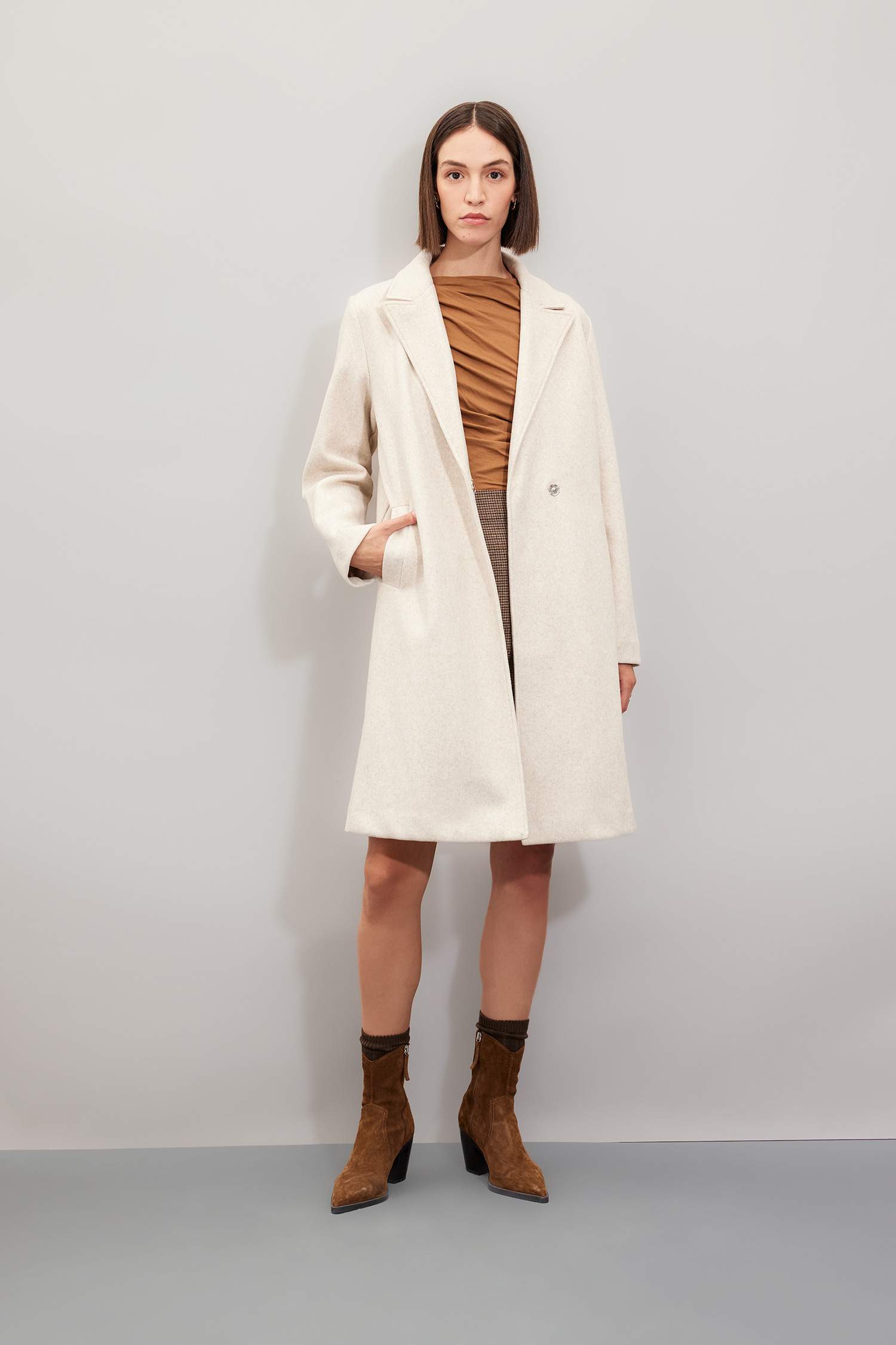 Uzun Kaşe Kaban Regular Fit Kruvaze Yaka Çıtçıtlı Cepli