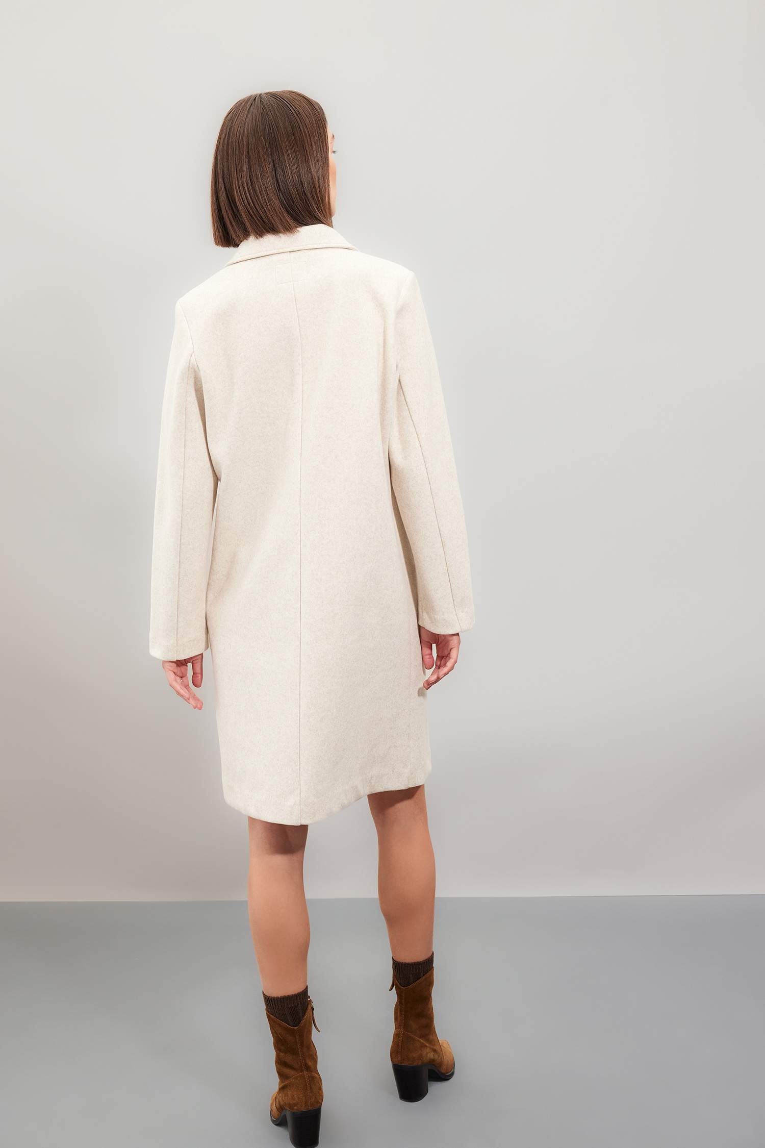 Uzun Kaşe Kaban Regular Fit Kruvaze Yaka Çıtçıtlı Cepli