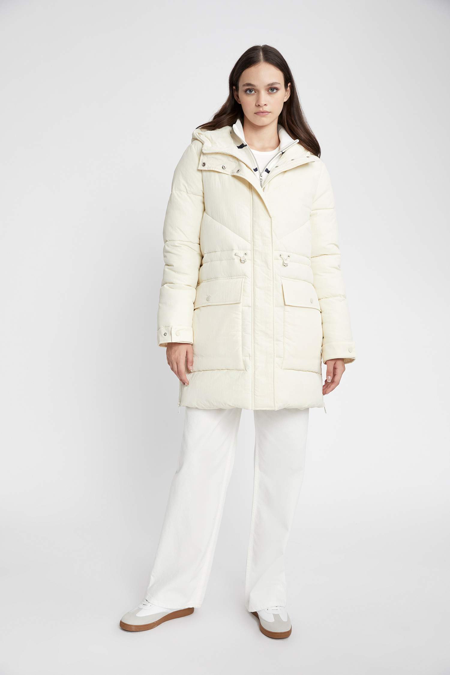 Куртка водоотталкивающая с капюшоном