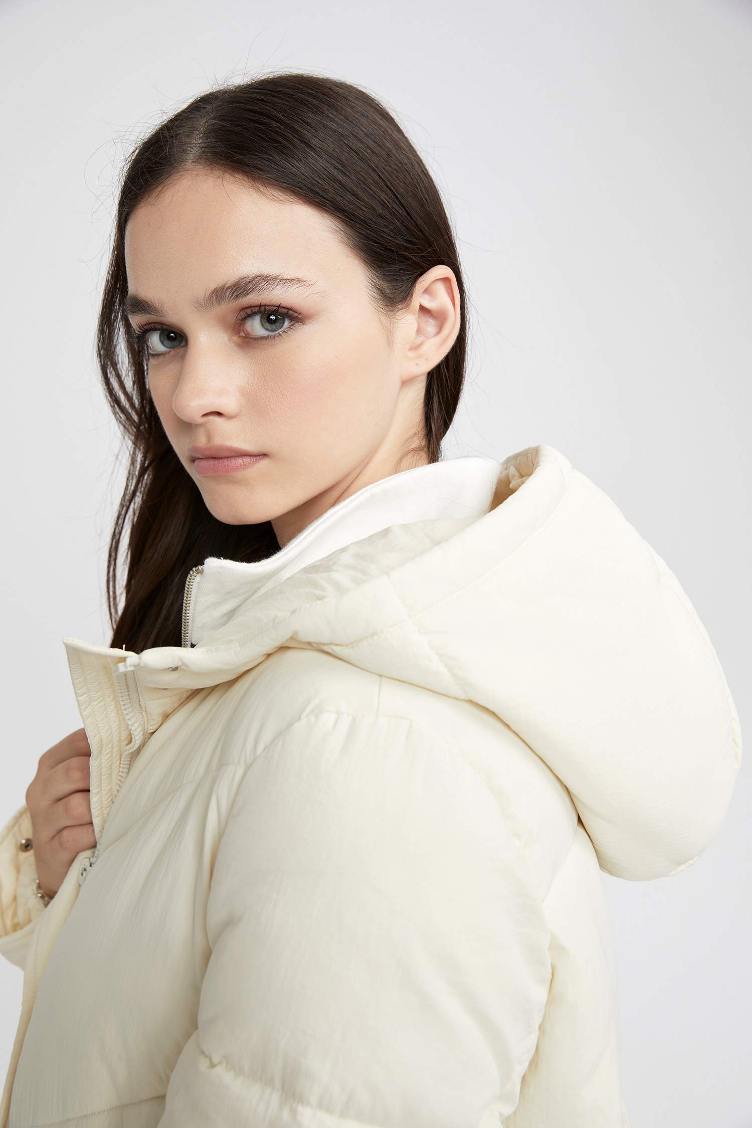 Куртка водоотталкивающая с капюшоном