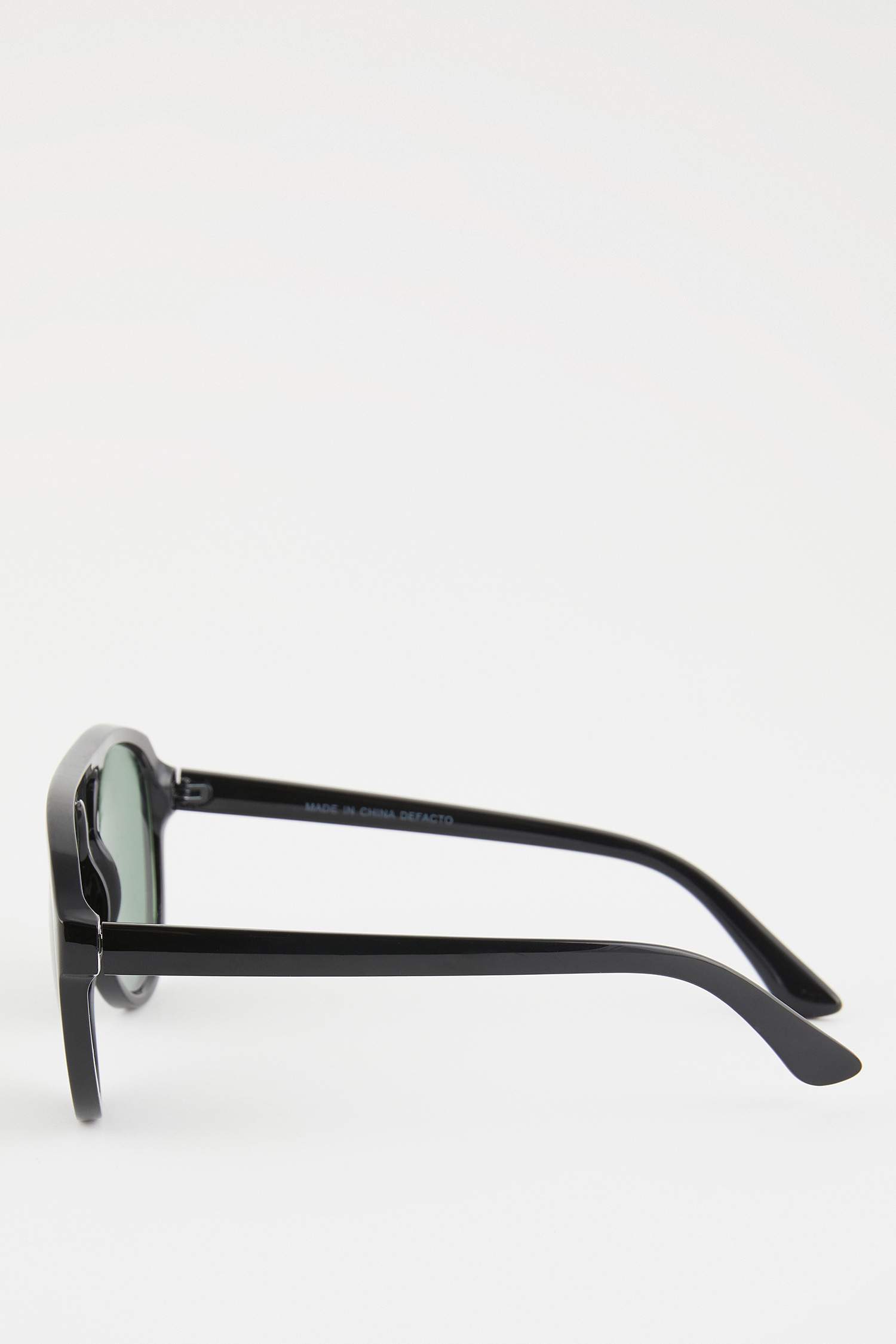 Man Round Sunglasses