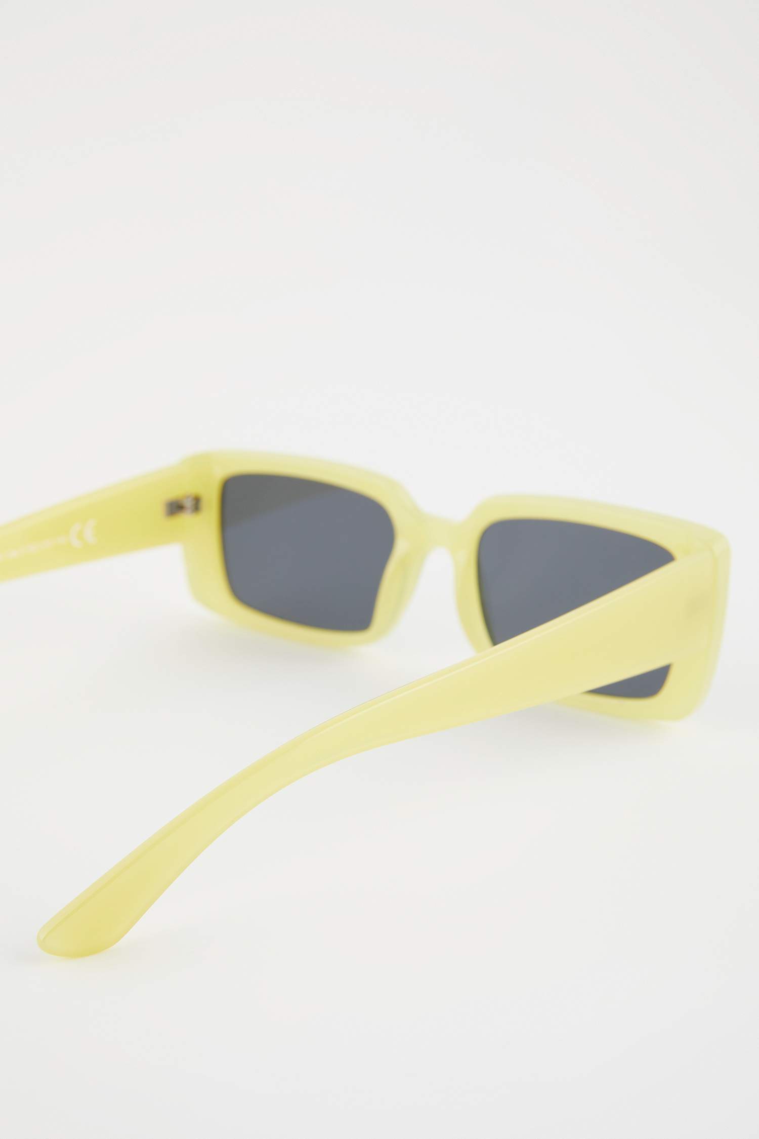 Woman Rectangular Sunglasses