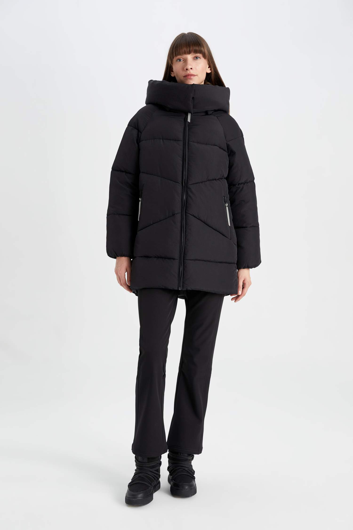 Su İtici Oversize Geniş Kalıp Şişme Uzun Mont Parka Isı Yalıtımlı Kapüşonlu Cepli