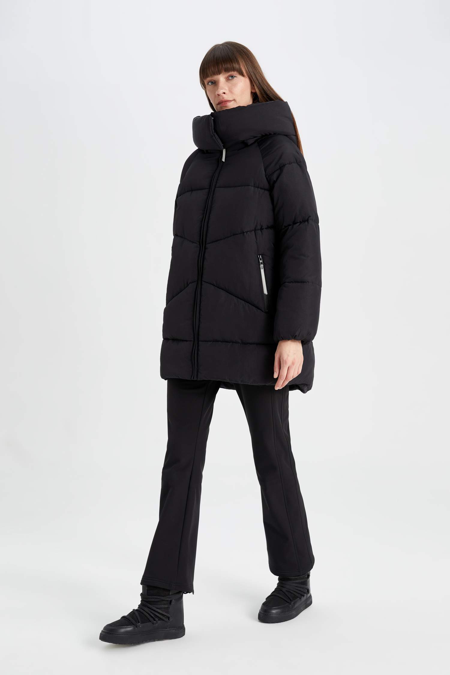 Su İtici Oversize Geniş Kalıp Şişme Uzun Mont Parka Isı Yalıtımlı Kapüşonlu Cepli