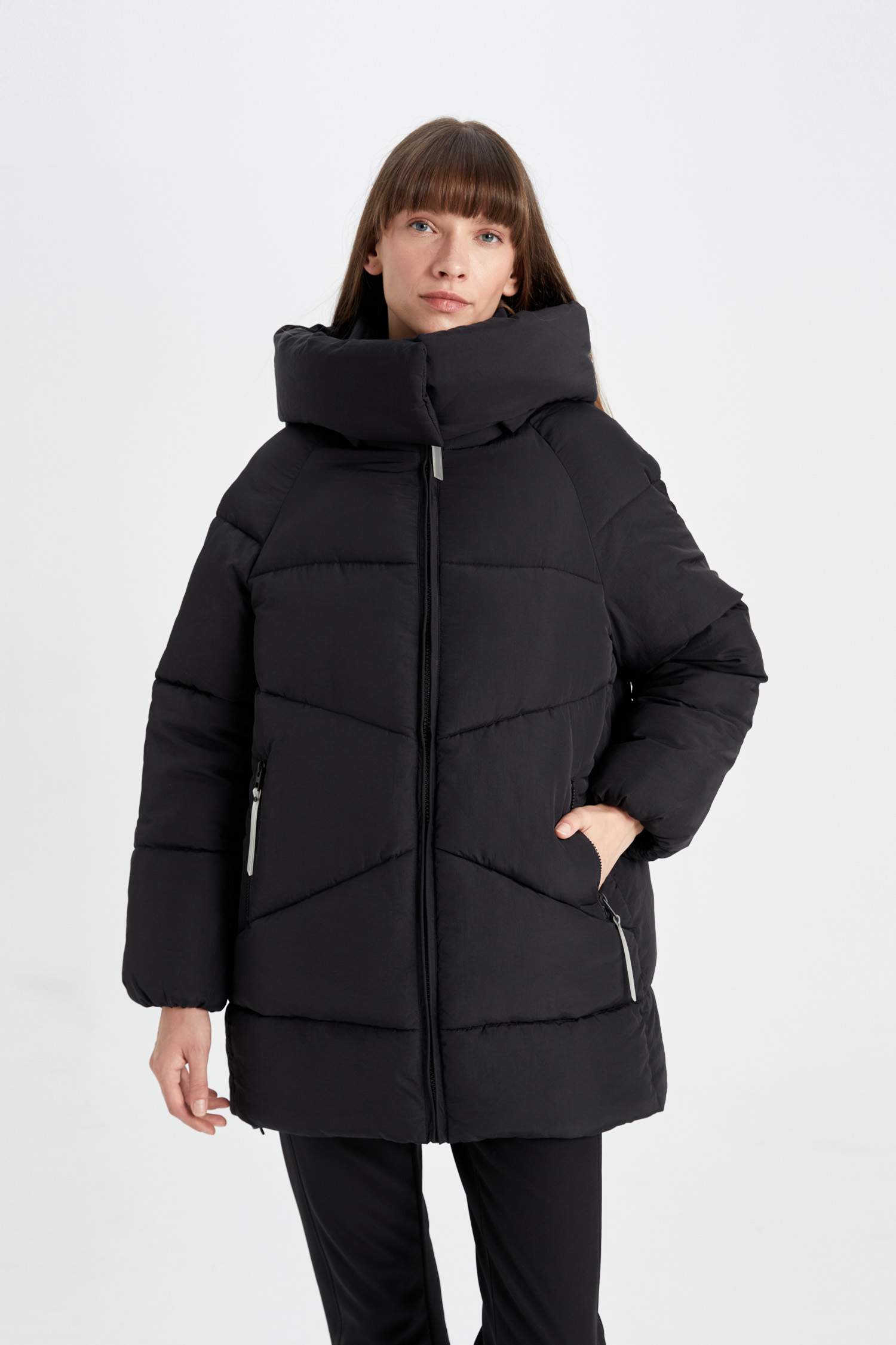 Su İtici Oversize Geniş Kalıp Şişme Uzun Mont Parka Isı Yalıtımlı Kapüşonlu Cepli