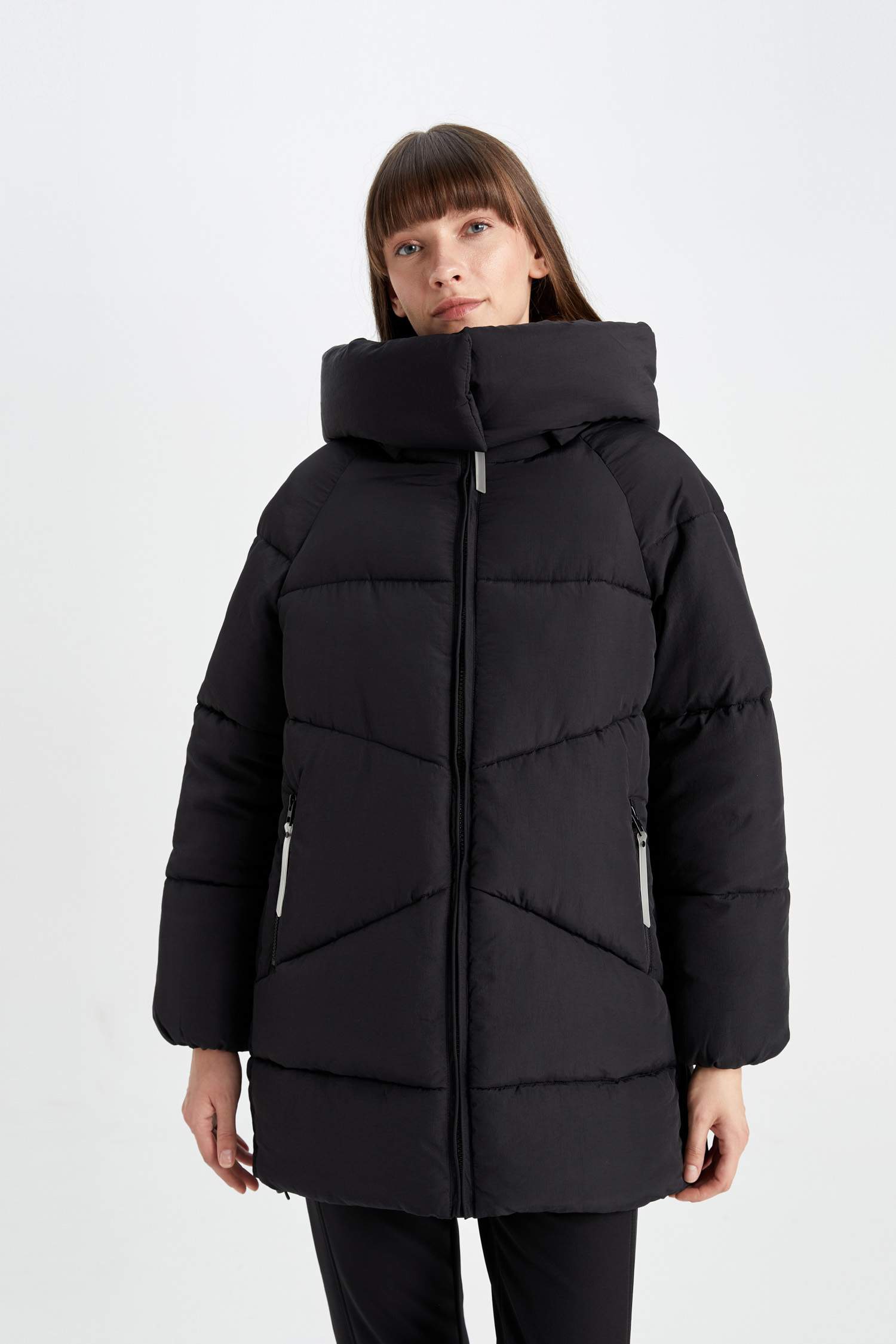 Su İtici Oversize Geniş Kalıp Şişme Uzun Mont Parka Isı Yalıtımlı Kapüşonlu Cepli