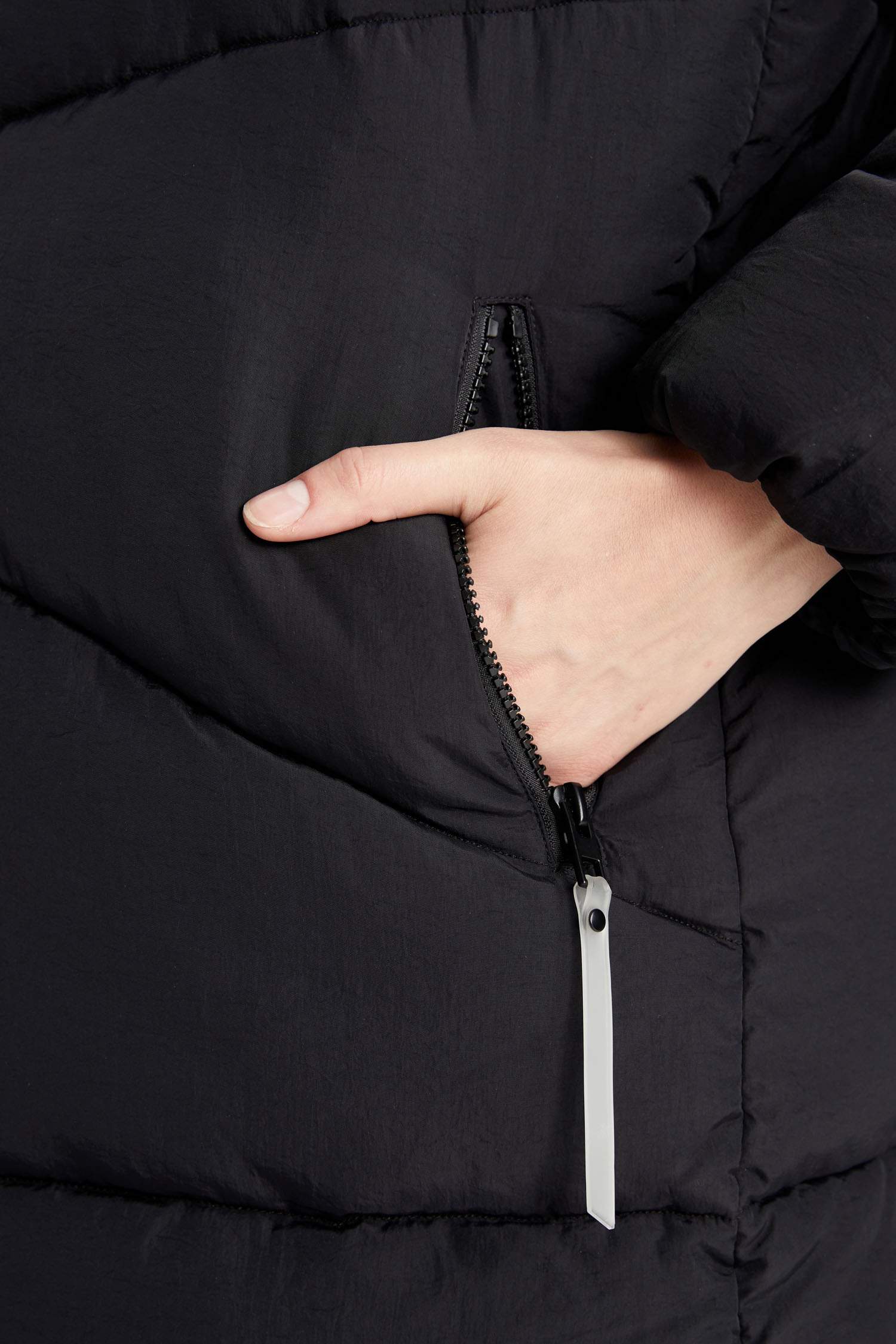 Su İtici Oversize Geniş Kalıp Şişme Uzun Mont Parka Isı Yalıtımlı Kapüşonlu Cepli