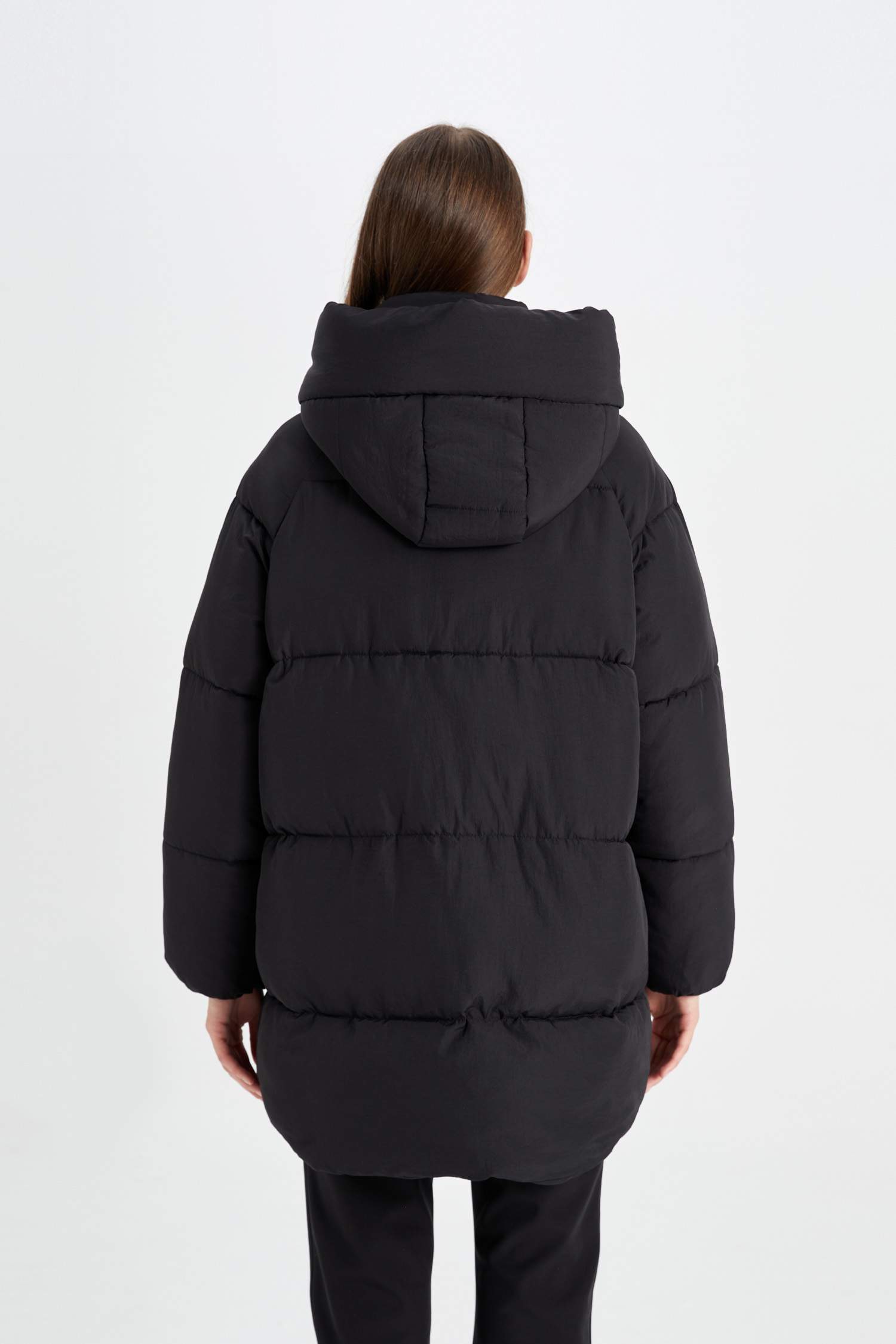 Su İtici Oversize Geniş Kalıp Şişme Uzun Mont Parka Isı Yalıtımlı Kapüşonlu Cepli