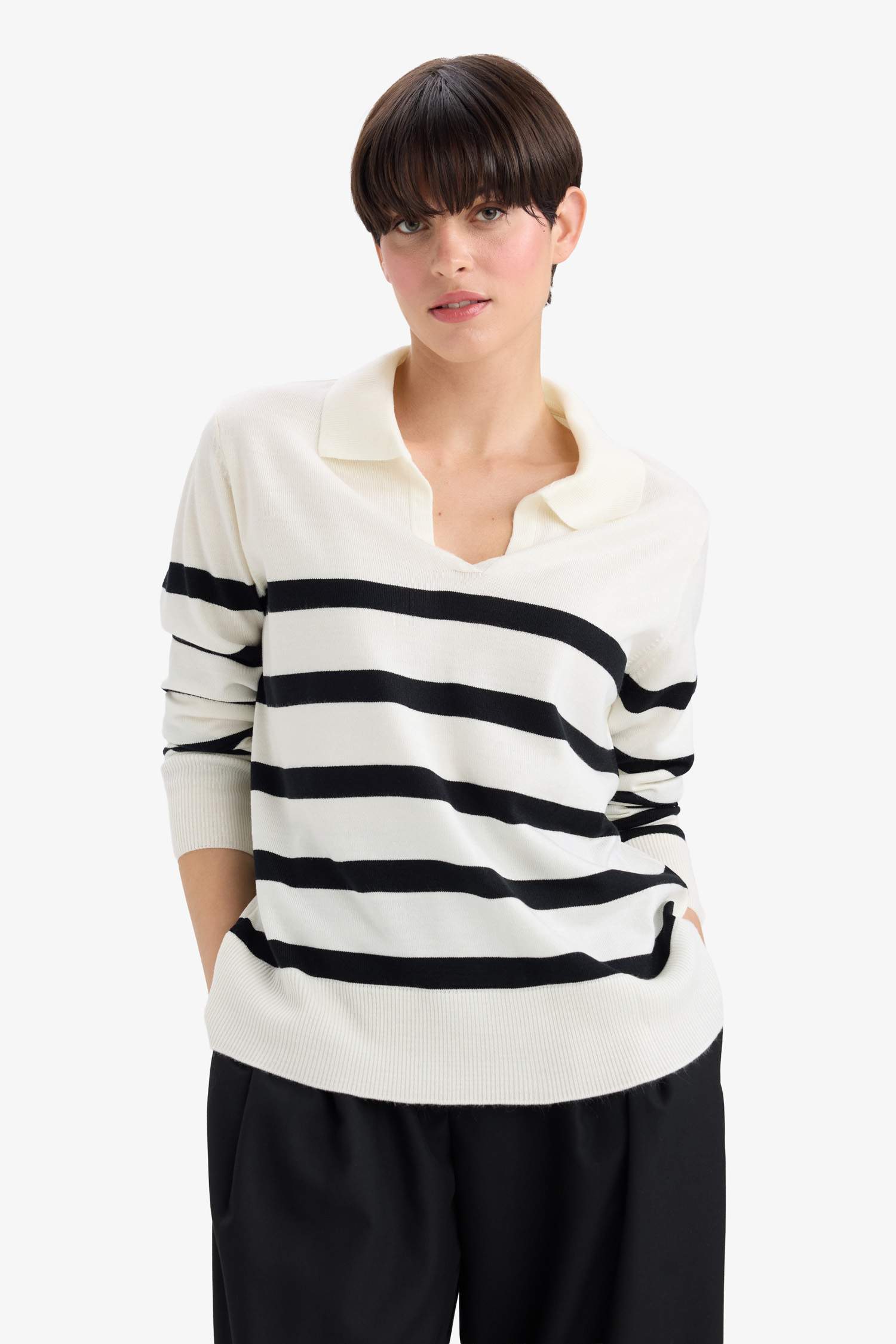 Свитер стандартного кроя с поло воротником