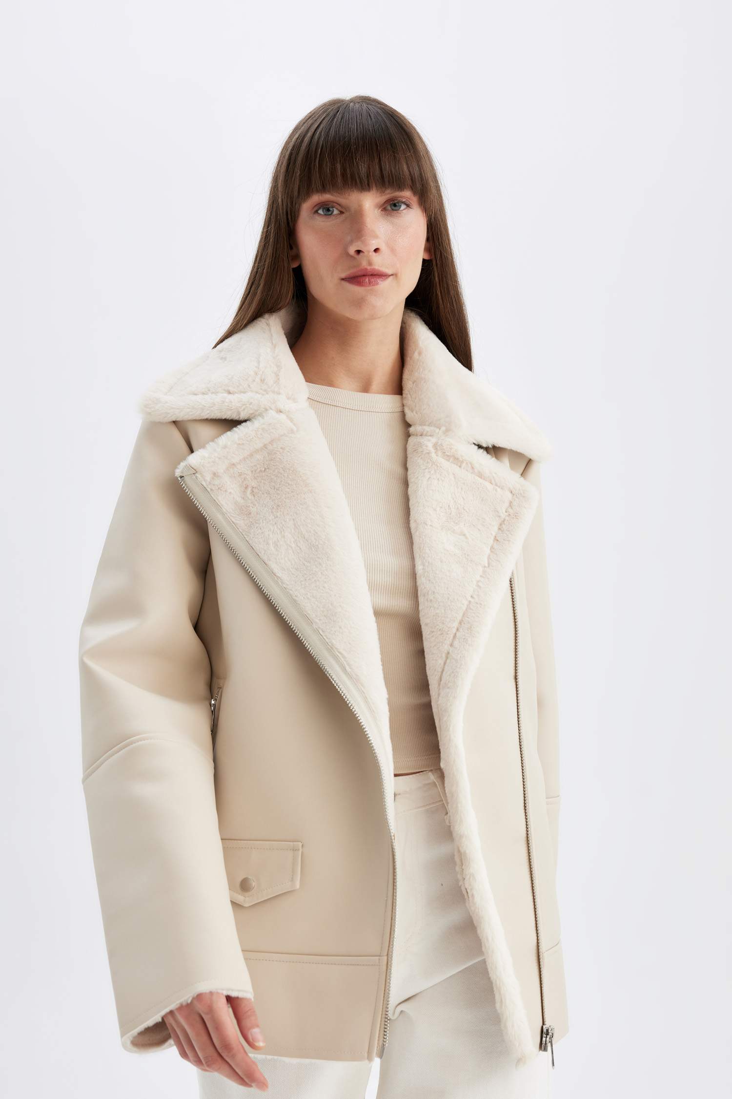 Su Geçirmez Oversize Geniş Kalıp Kruvaze Yaka Cepli Mevsimlik Pelüş Astarlı Süet Mont