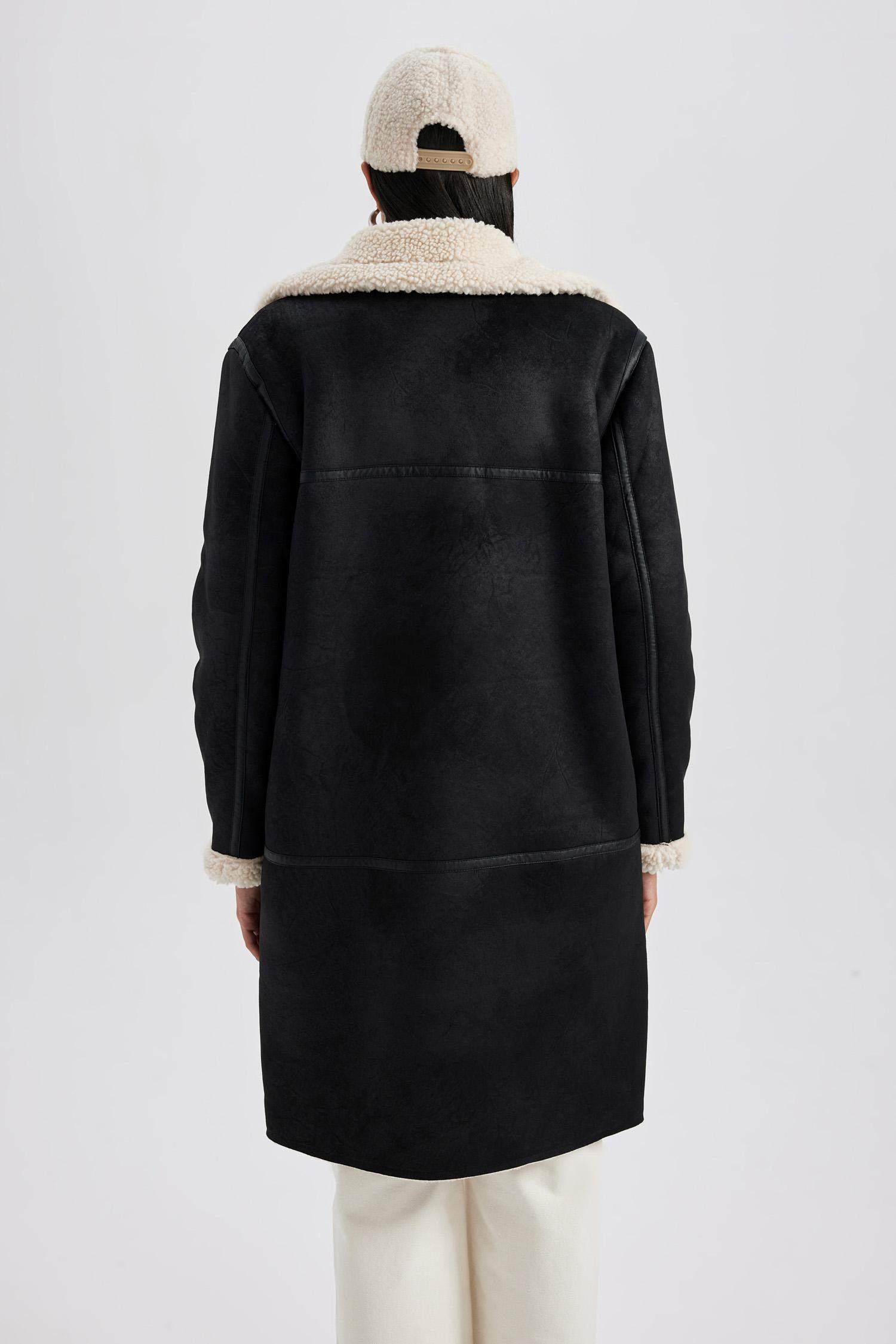 Куртка водоотталкивающая стандартного кроя